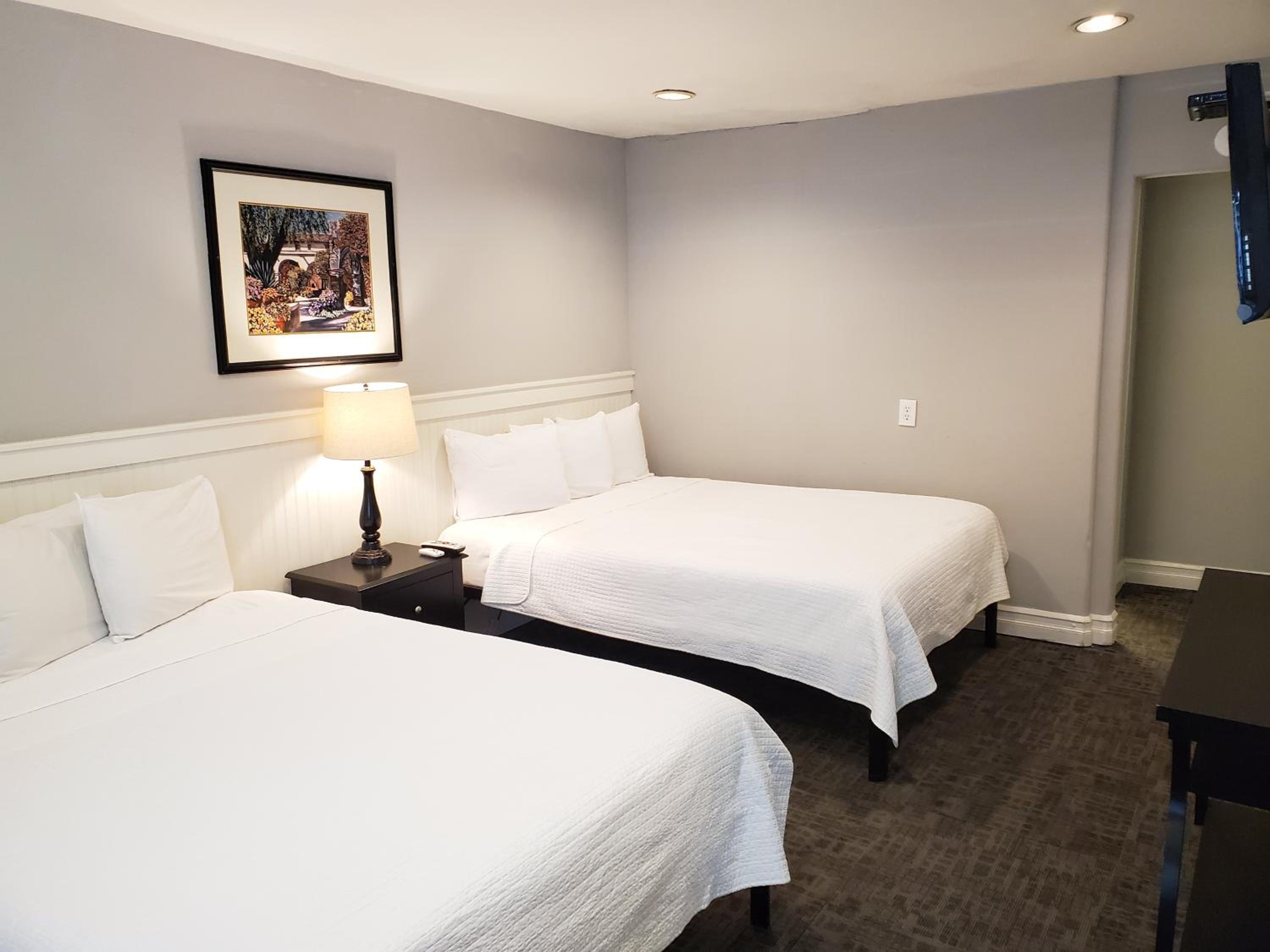 2 Queen Beds Jr. Suite, Non-Smoking photo 1