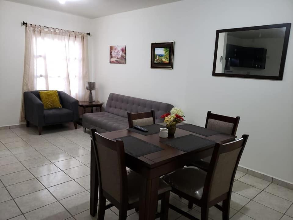 Two-Bedroom House - Photo 4