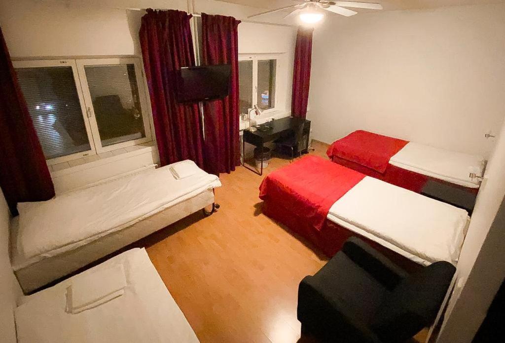 Quadruple Room - Photo 1