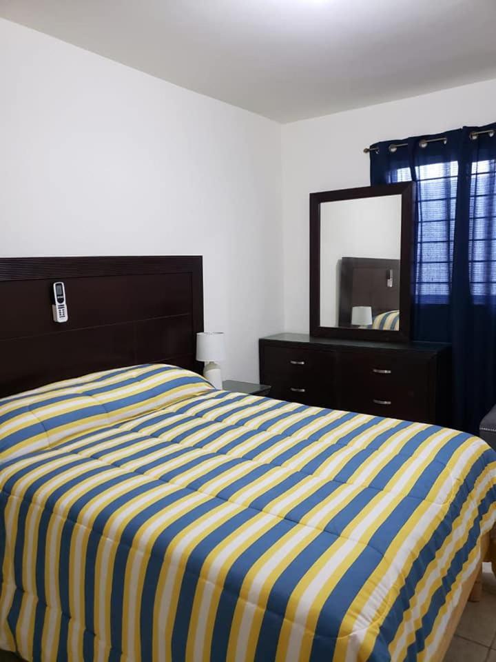 Two-Bedroom House - Photo 8