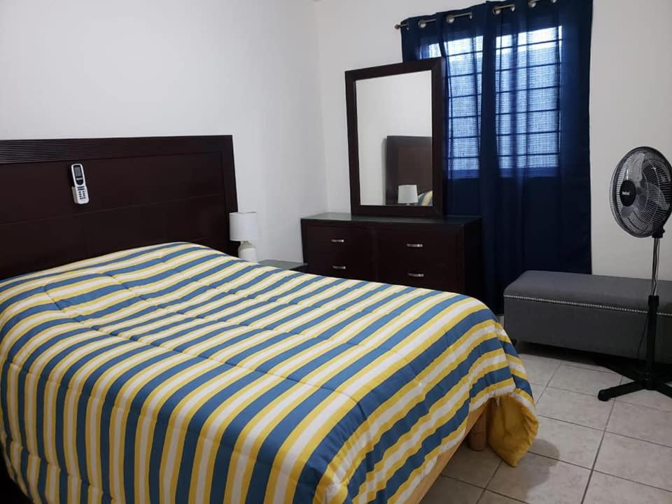 Two-Bedroom House - Photo 9