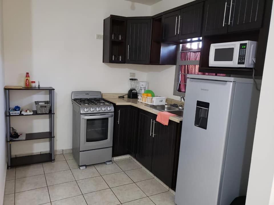Two-Bedroom House - Photo 17