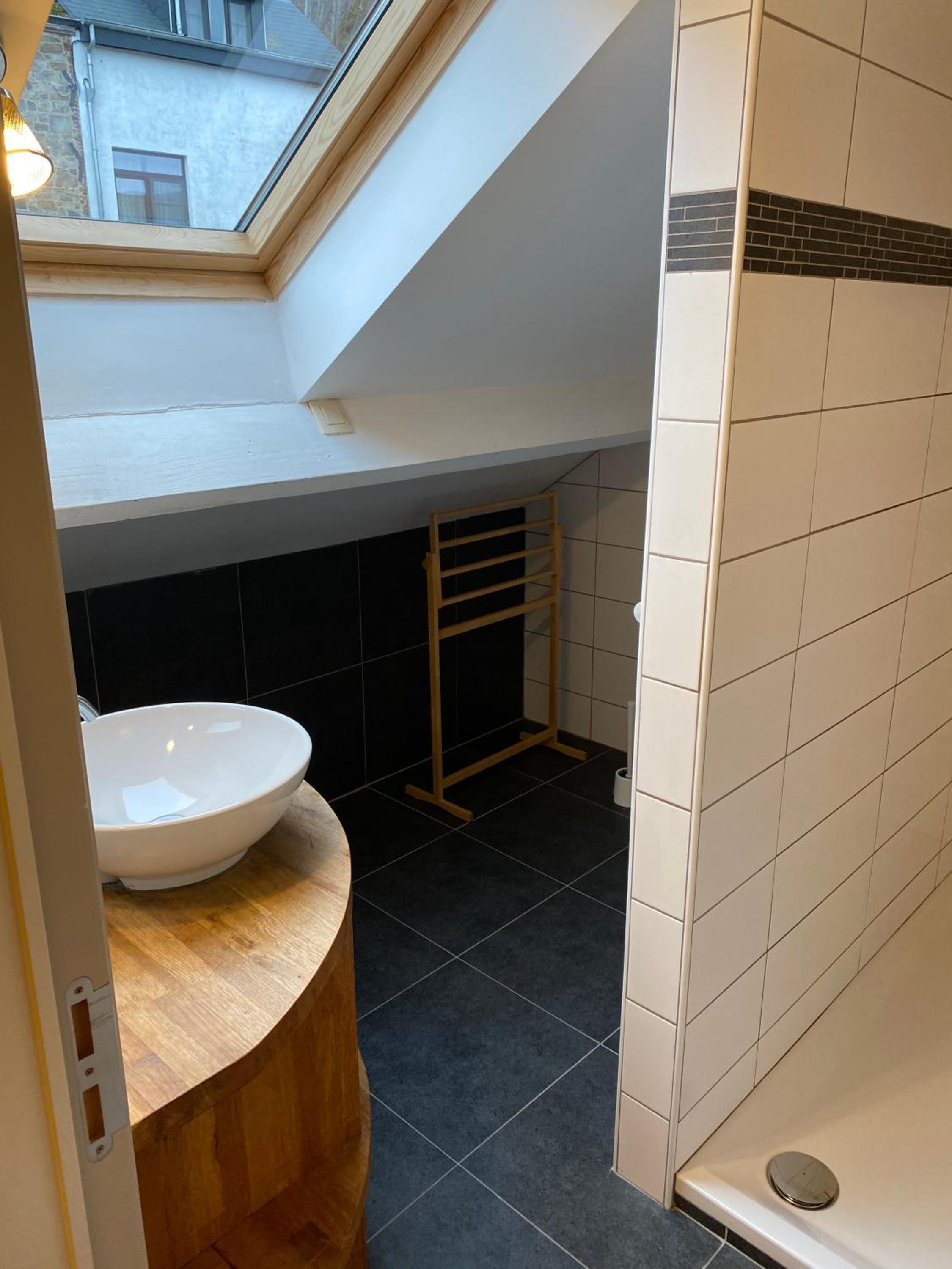 Family Room with Private Bathroom photo 3
