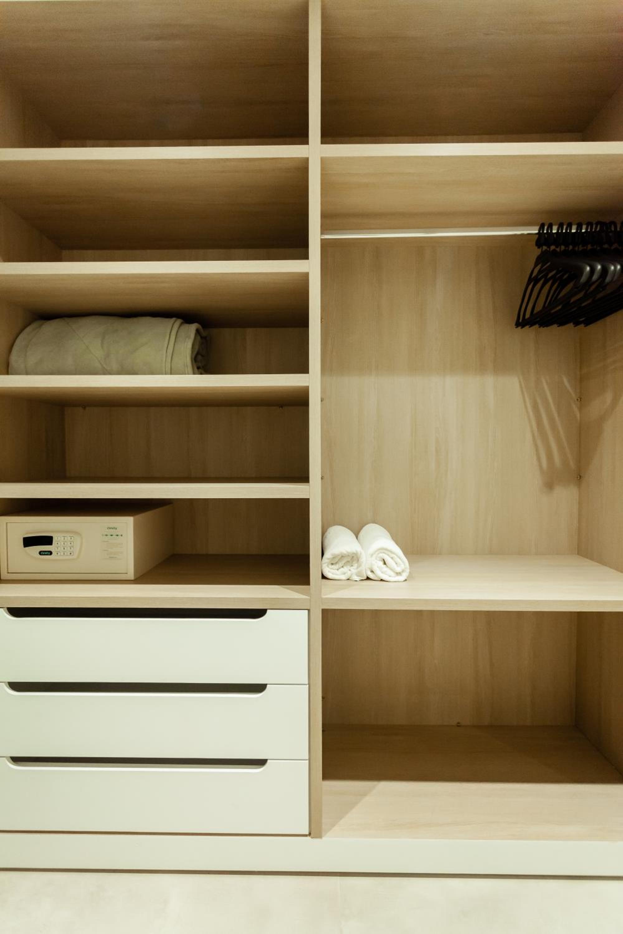 Premium Suite (Annex Building) - Photo 14