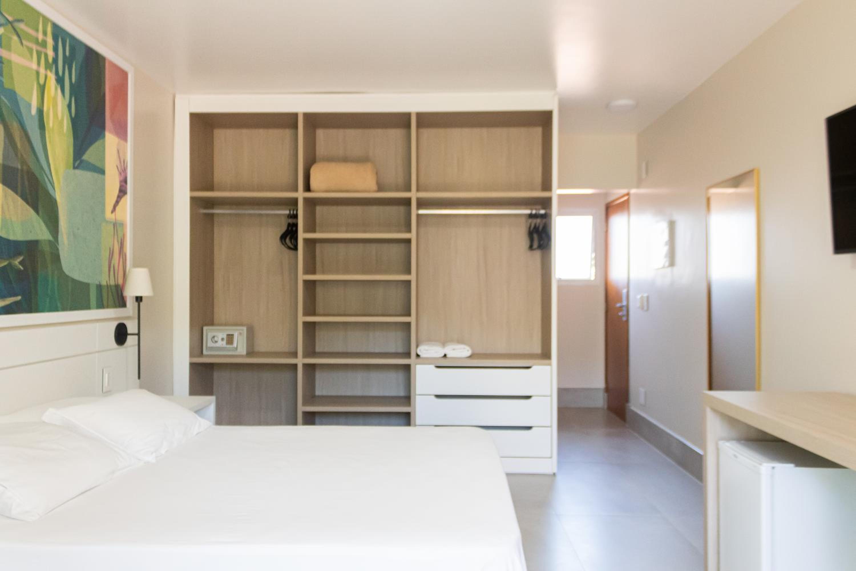 Deluxe Suite - Photo 7