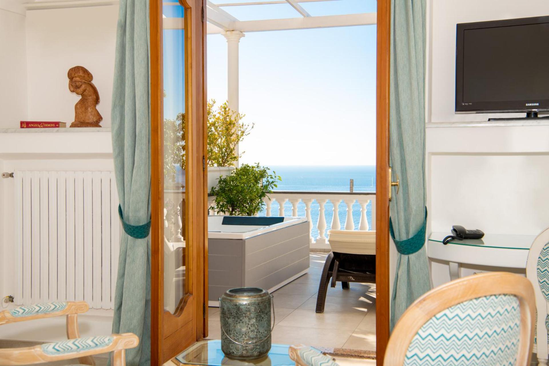 Junior Suite with Terrace and Sea View - Photo 6