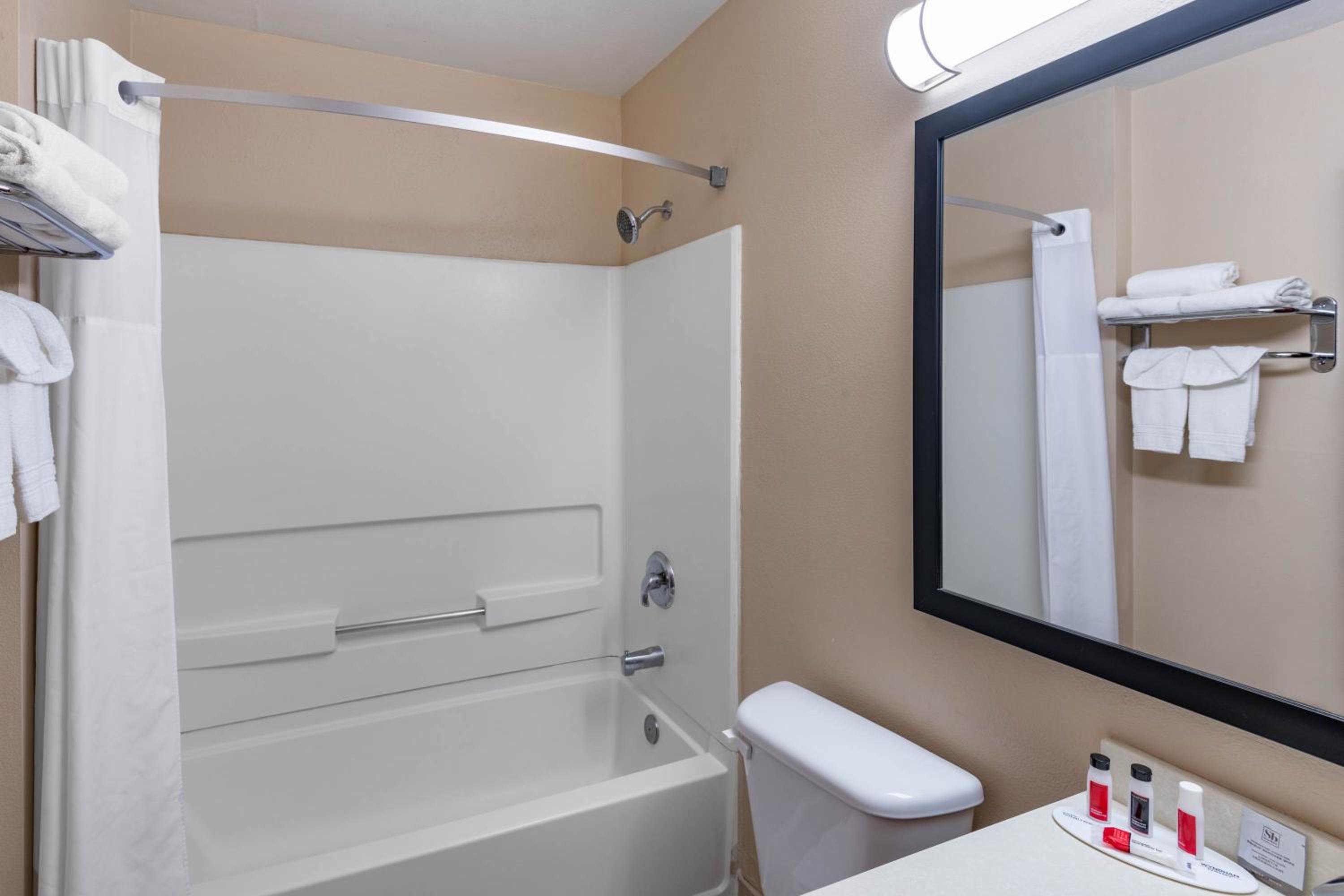King Studio Suite - Non-Smoking - Photo 2