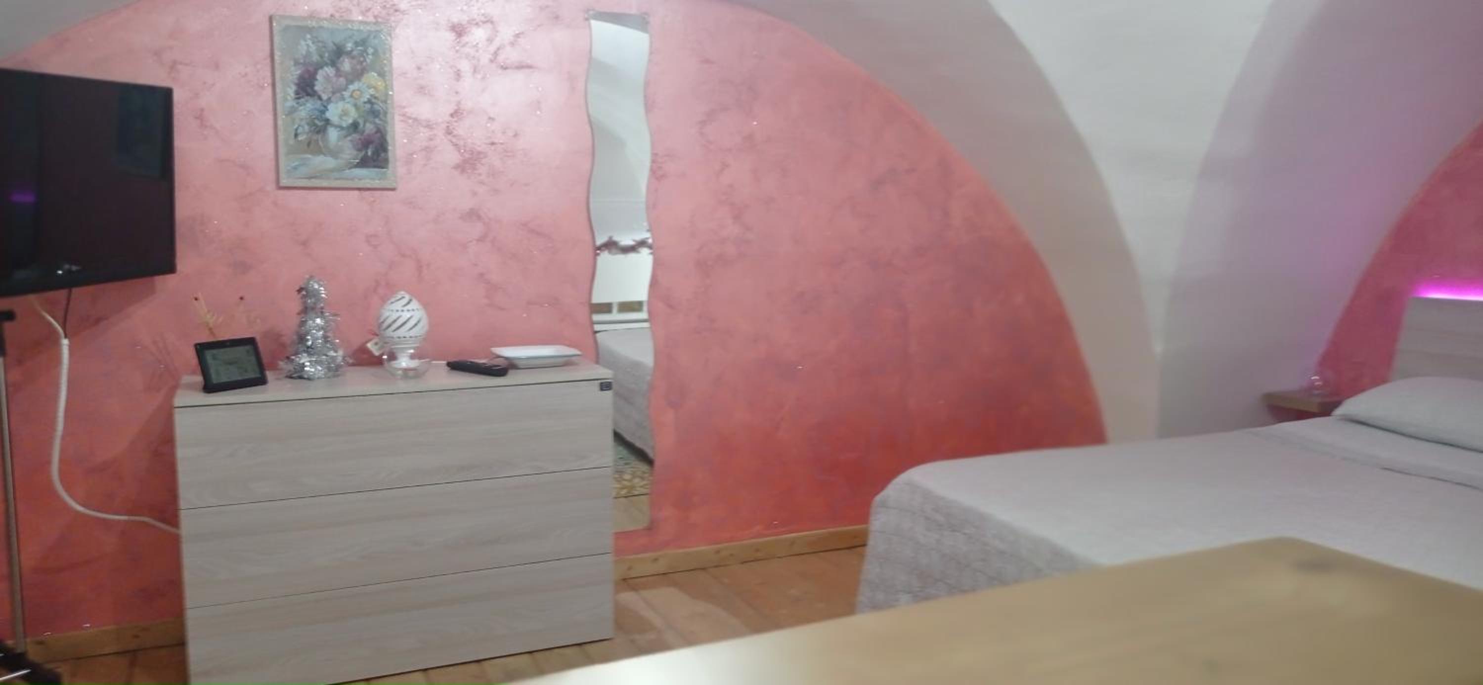 One-Bedroom Apartment - Photo 24