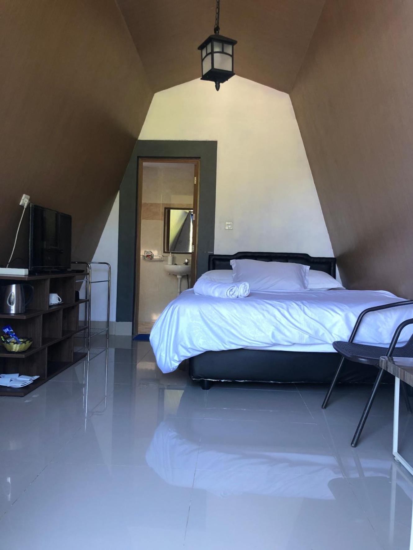 Deluxe Double Room with Balcony - Photo 1
