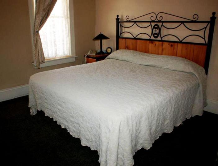 King Suite with Spa Bath photo 1