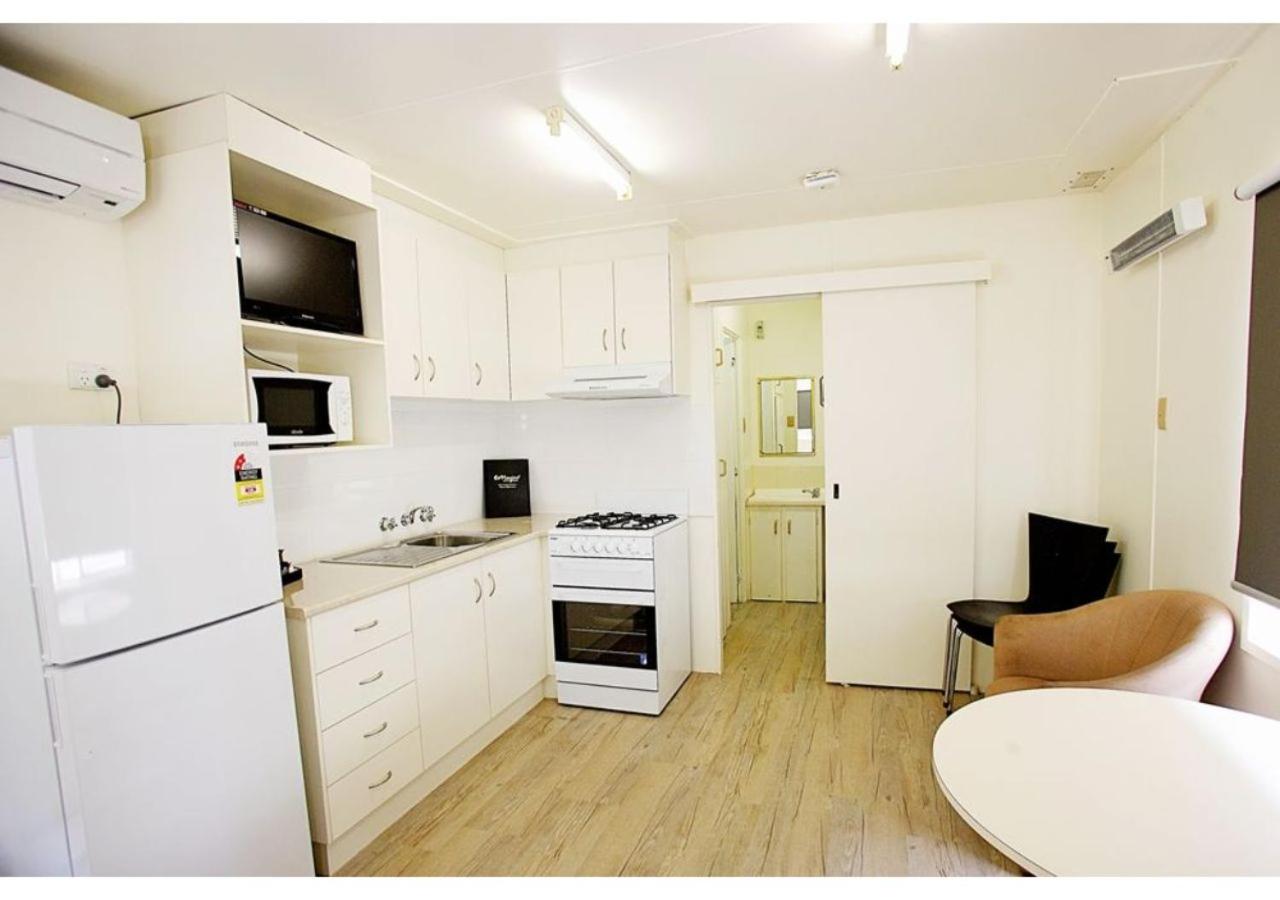 Economy Cabin - Photo 3
