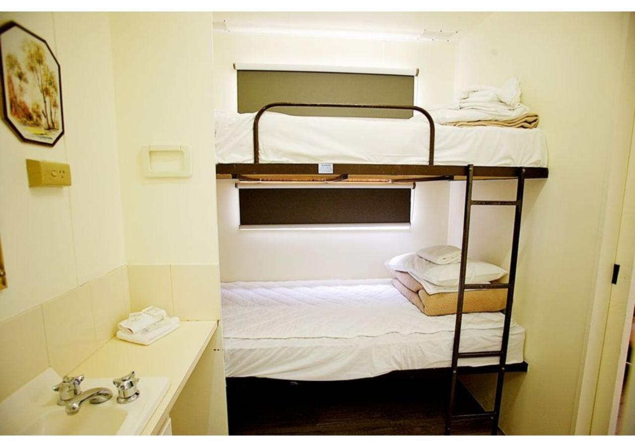 Economy Cabin - Photo 4