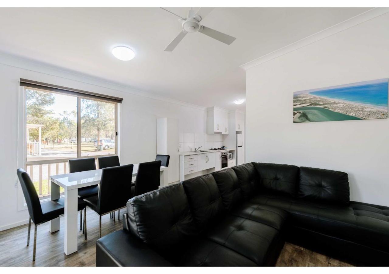 Deluxe 2 Bedroom Cabin - Sleeps 6 - Photo 6