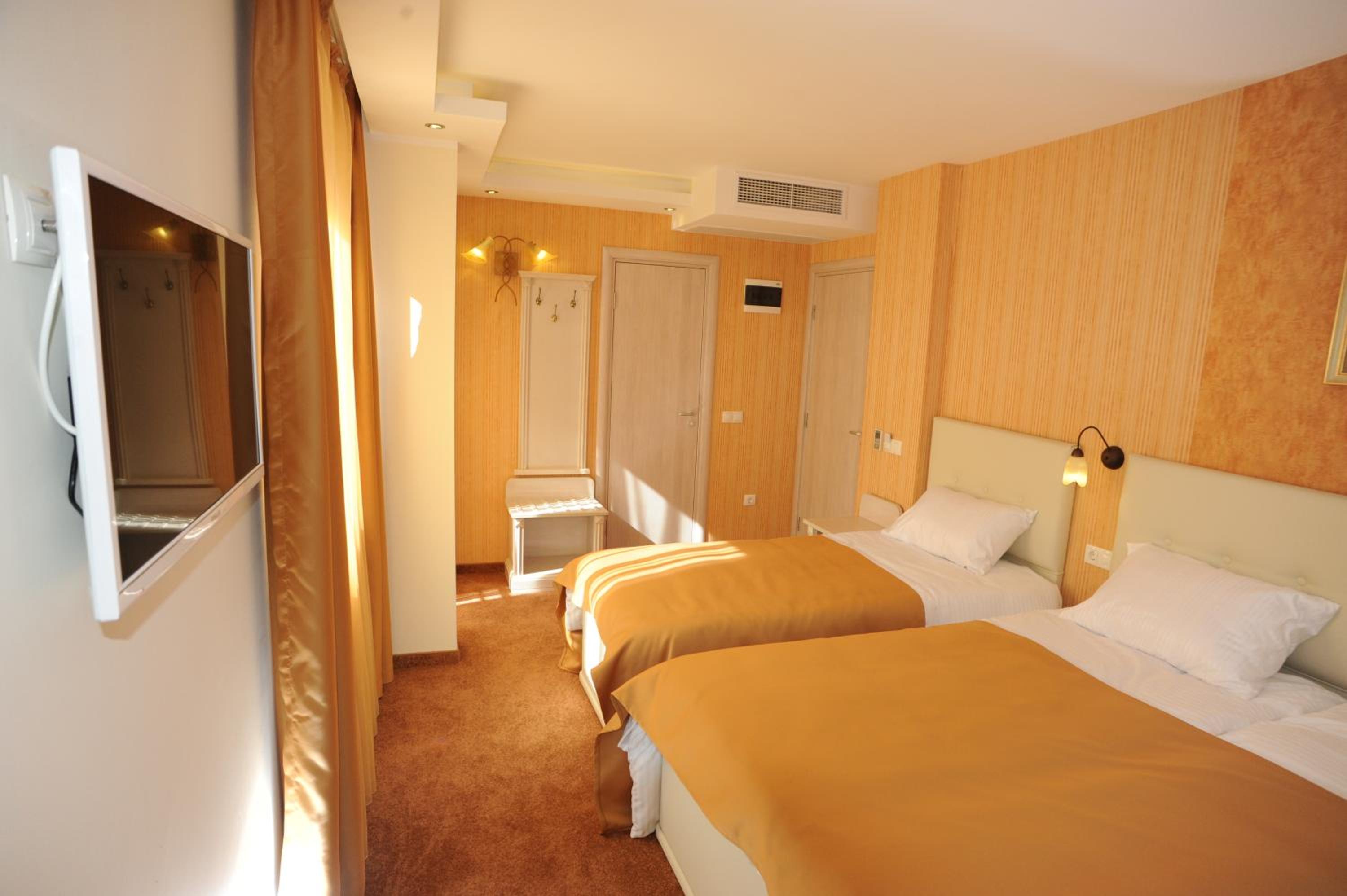 Triple Room with Balcony photo 2