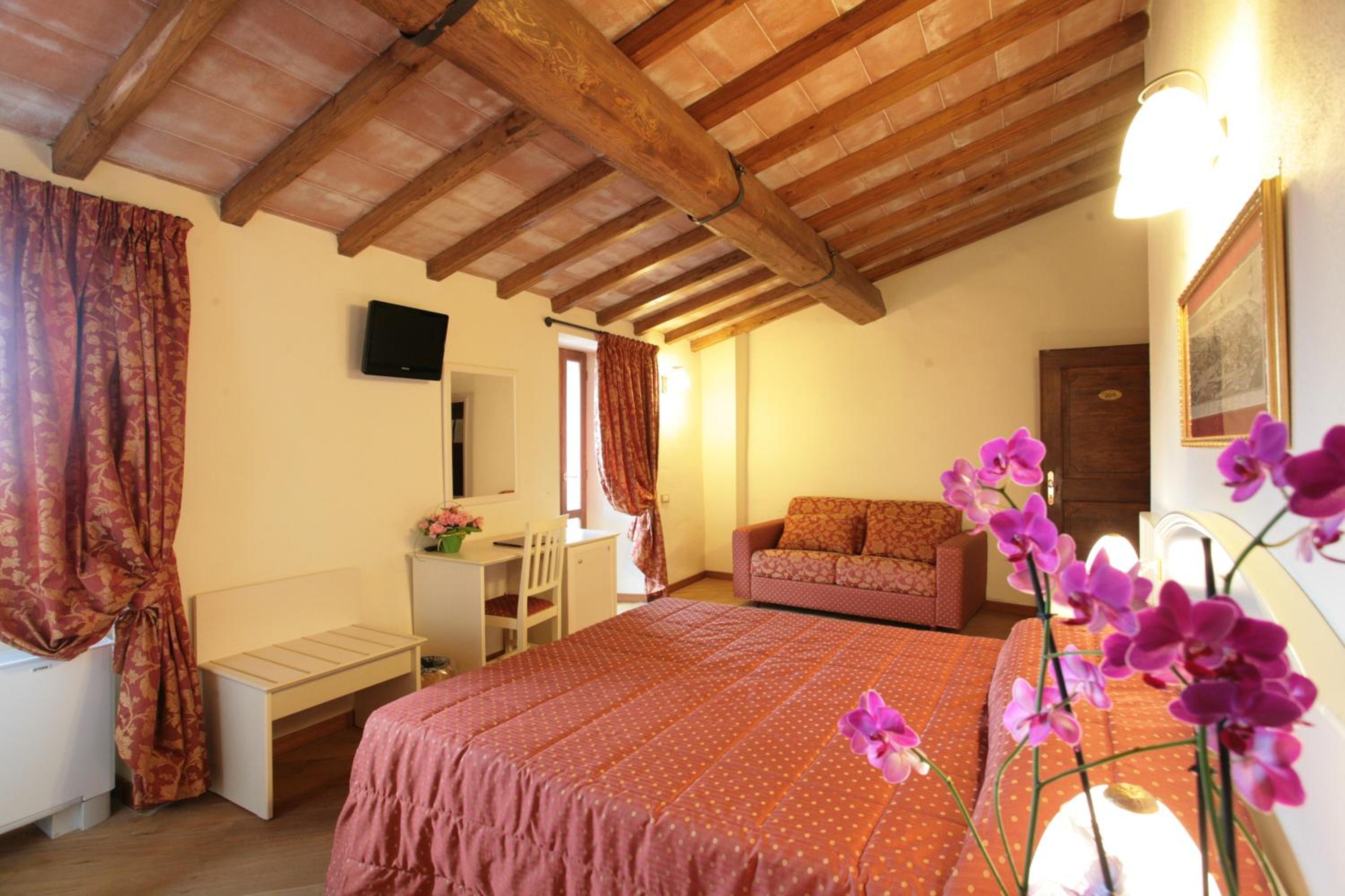 Double Room with Balcony photo 2