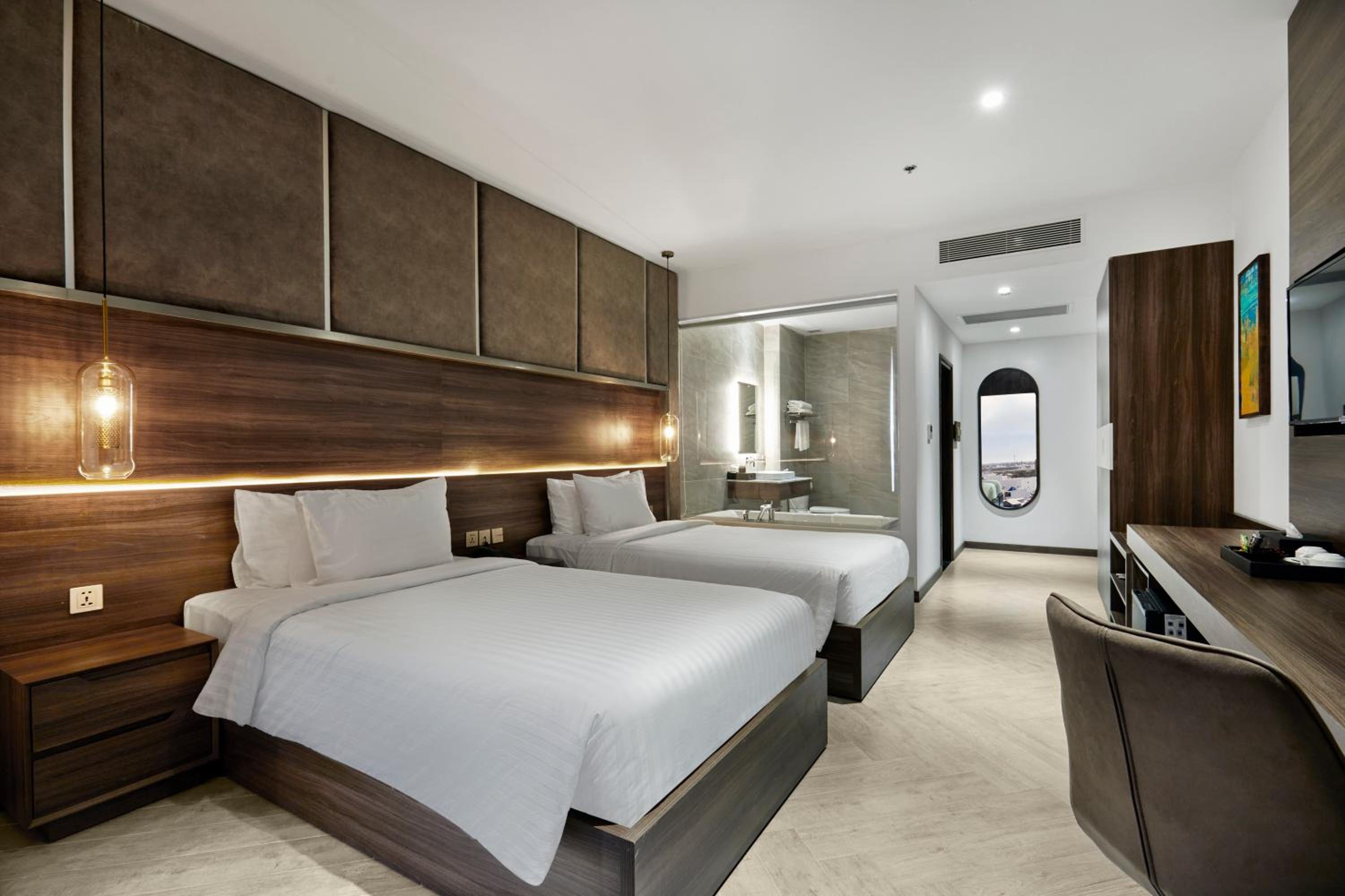 Superior Twin Room with City View