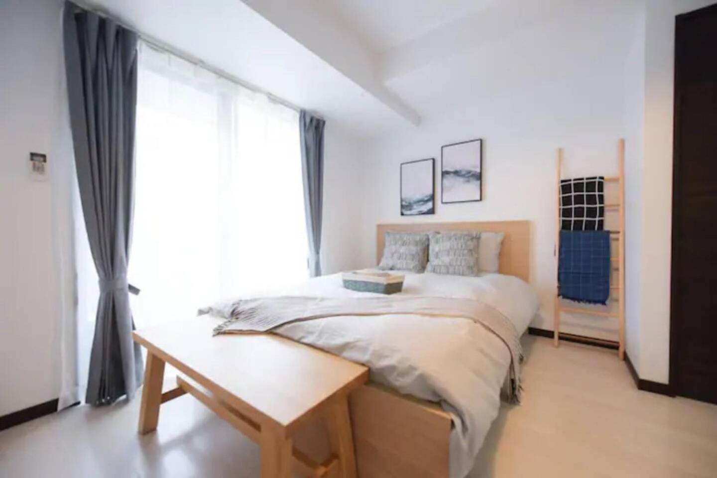 One-Bedroom Apartment photo 1