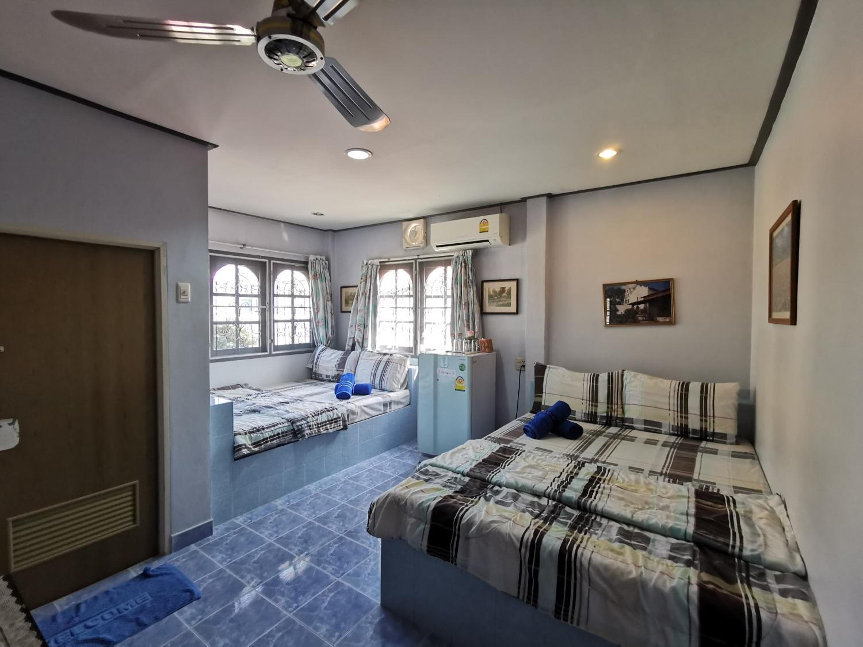 Family Room - Photo 3