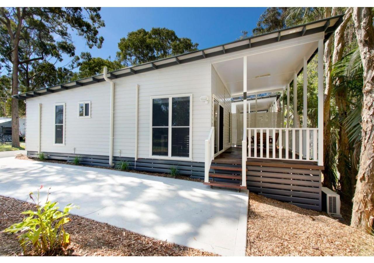 Deluxe 2 Bedroom Family Cabin - Sleeps 6 photo 2