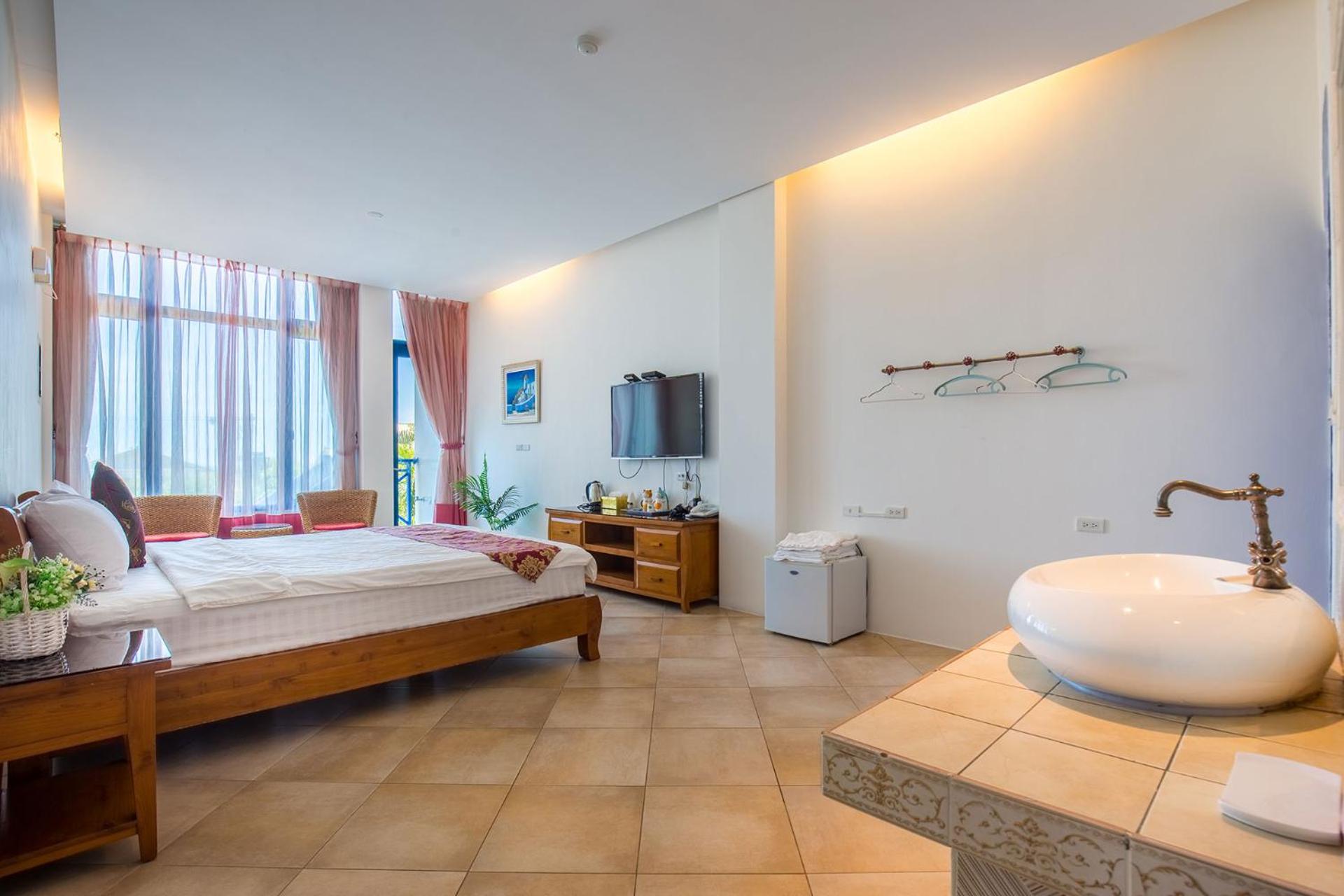 Double Room with Bath photo 2
