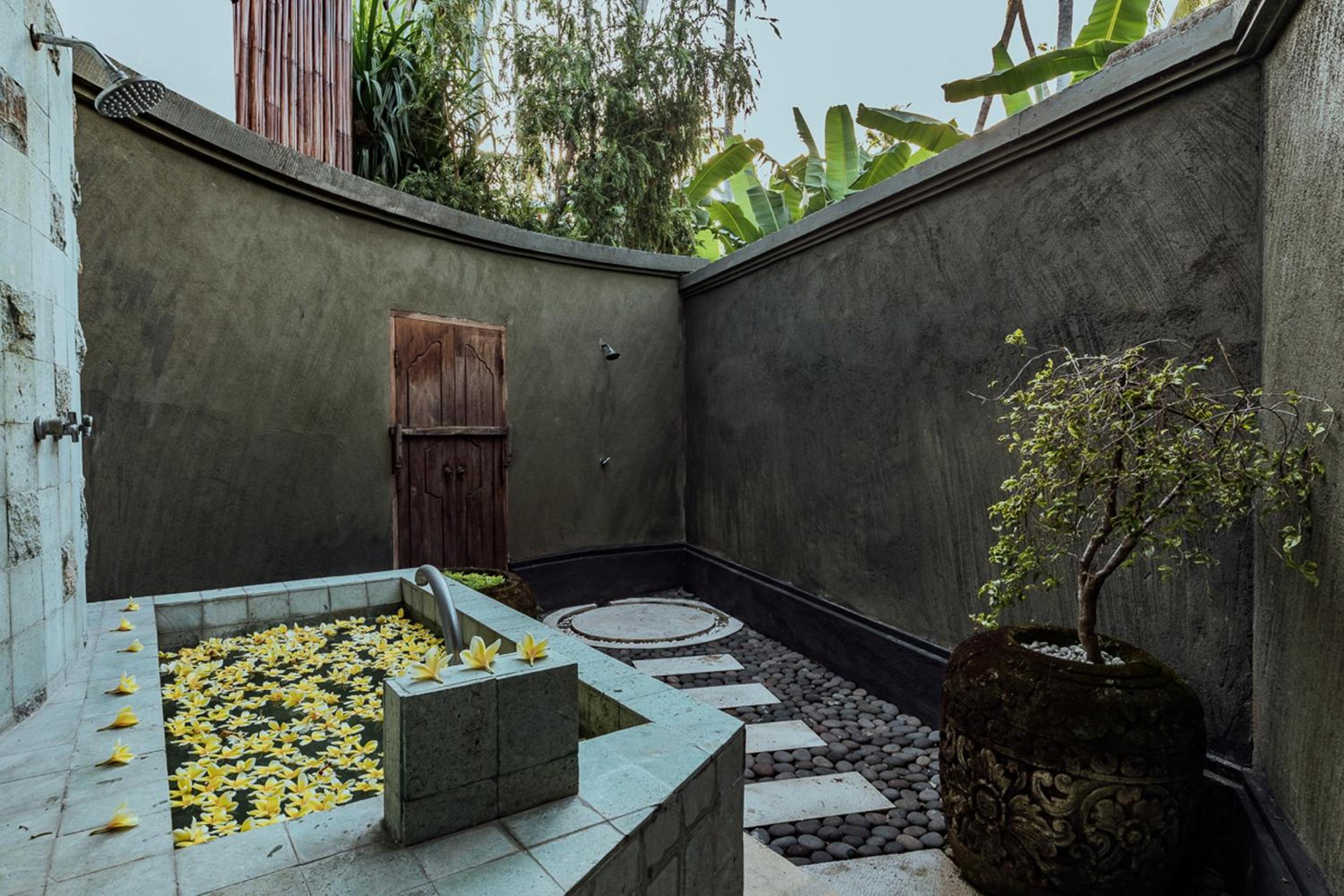 Double Room with Pool View or Garden View - Photo 15