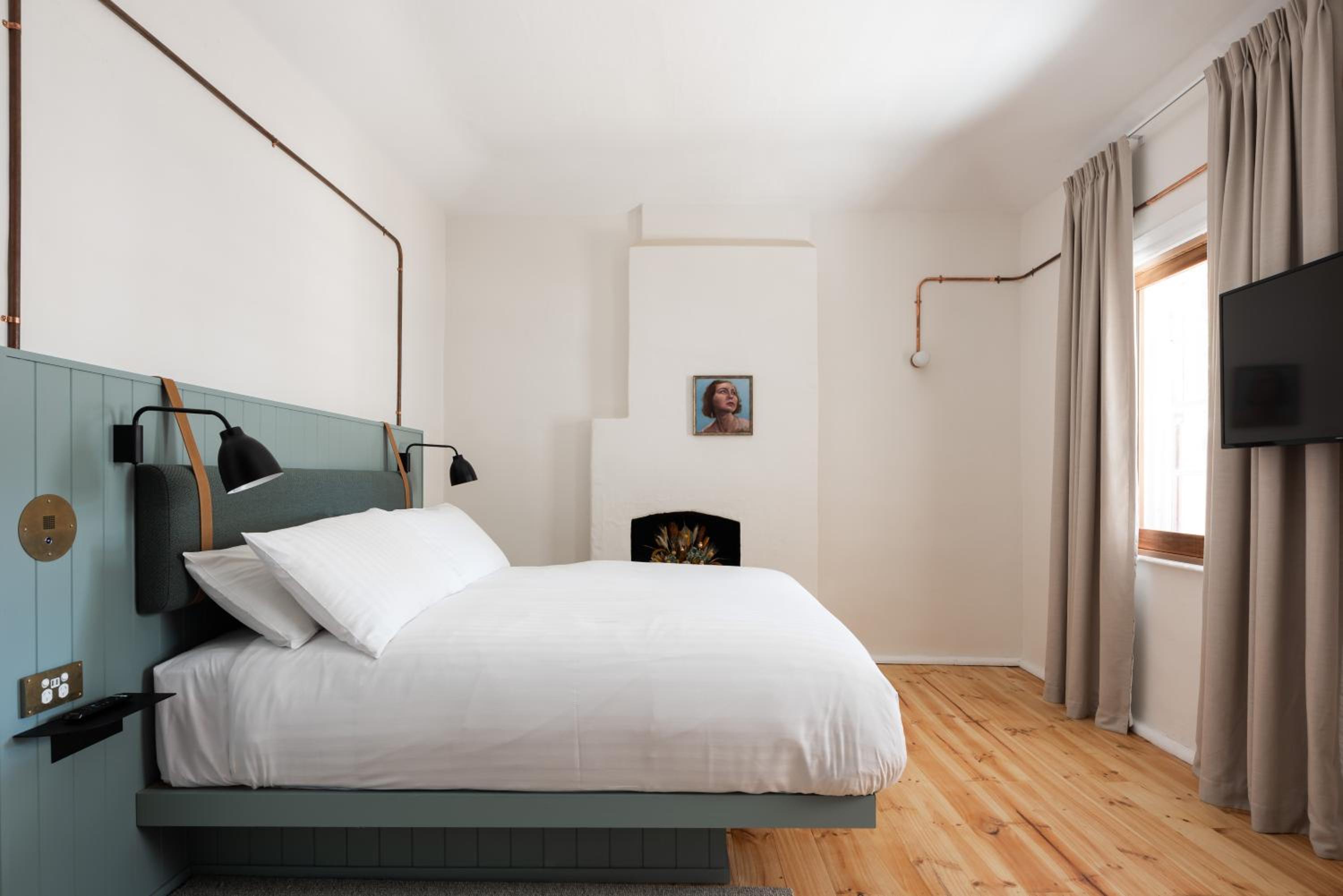 Warders Terrace Room