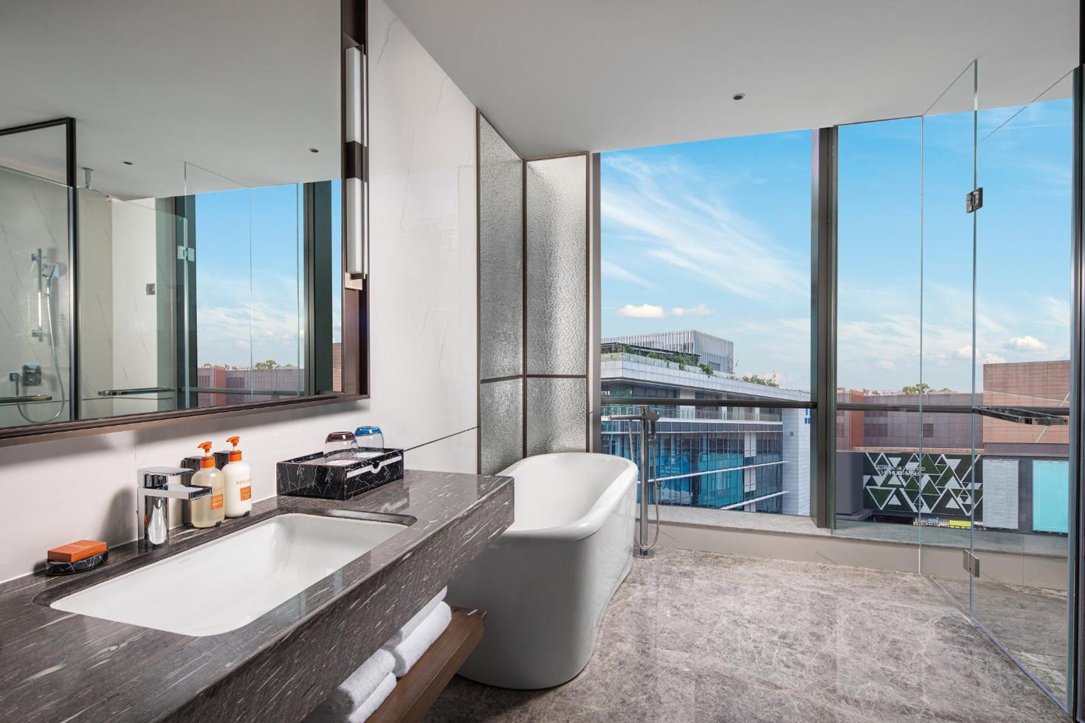 Junior King Suite