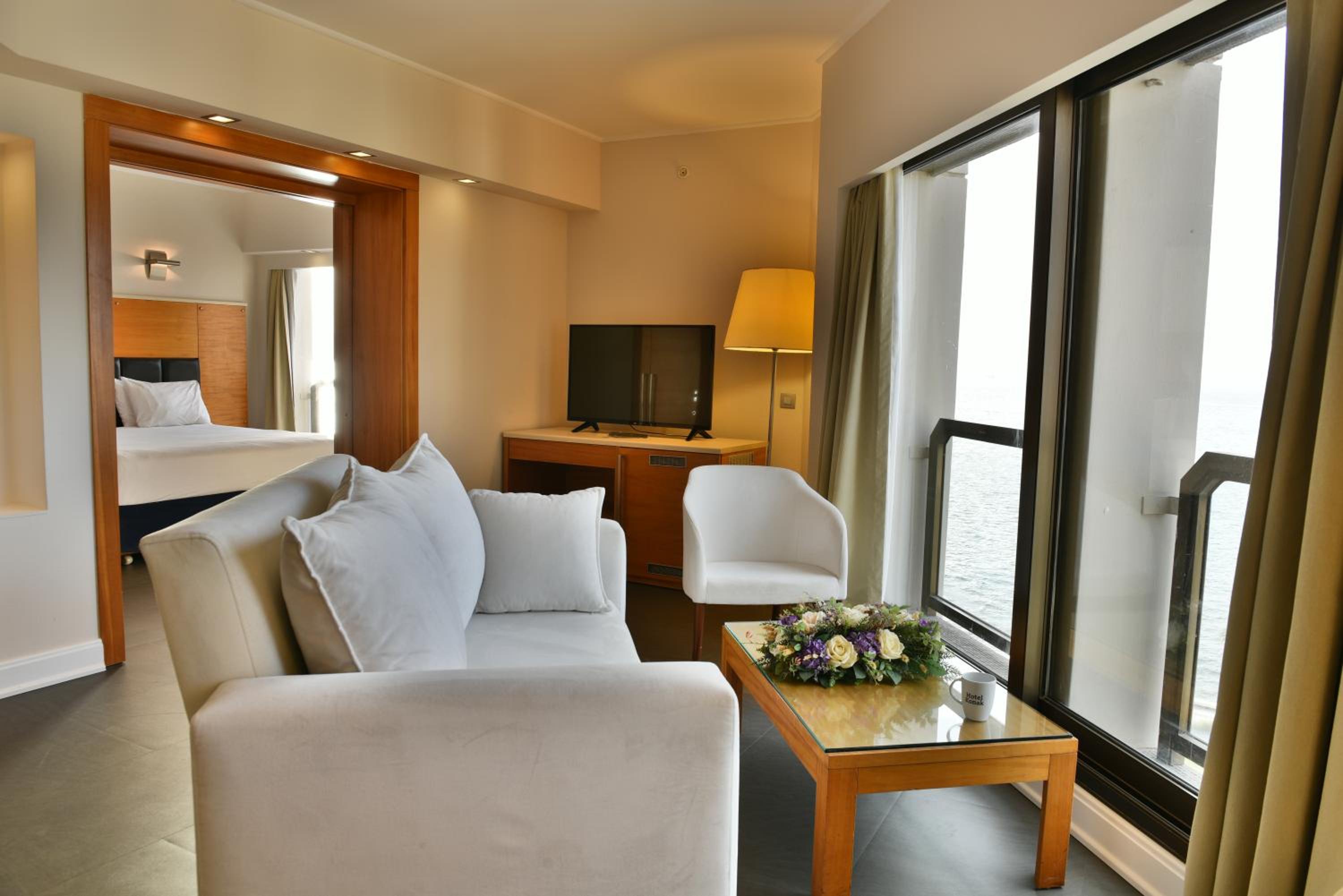 King Room with Hot Tub and Sea View photo 1