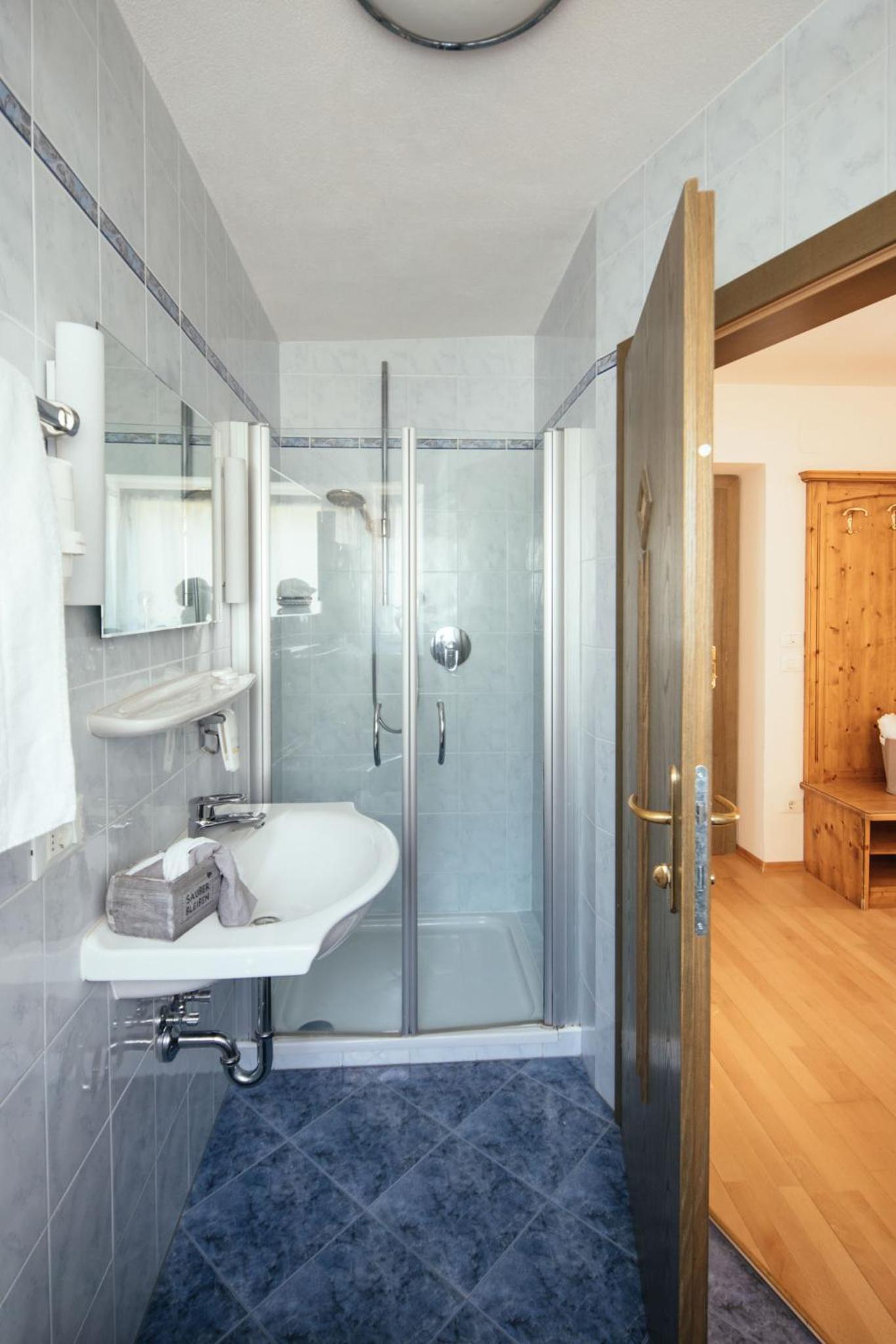 Double Room - Photo 4