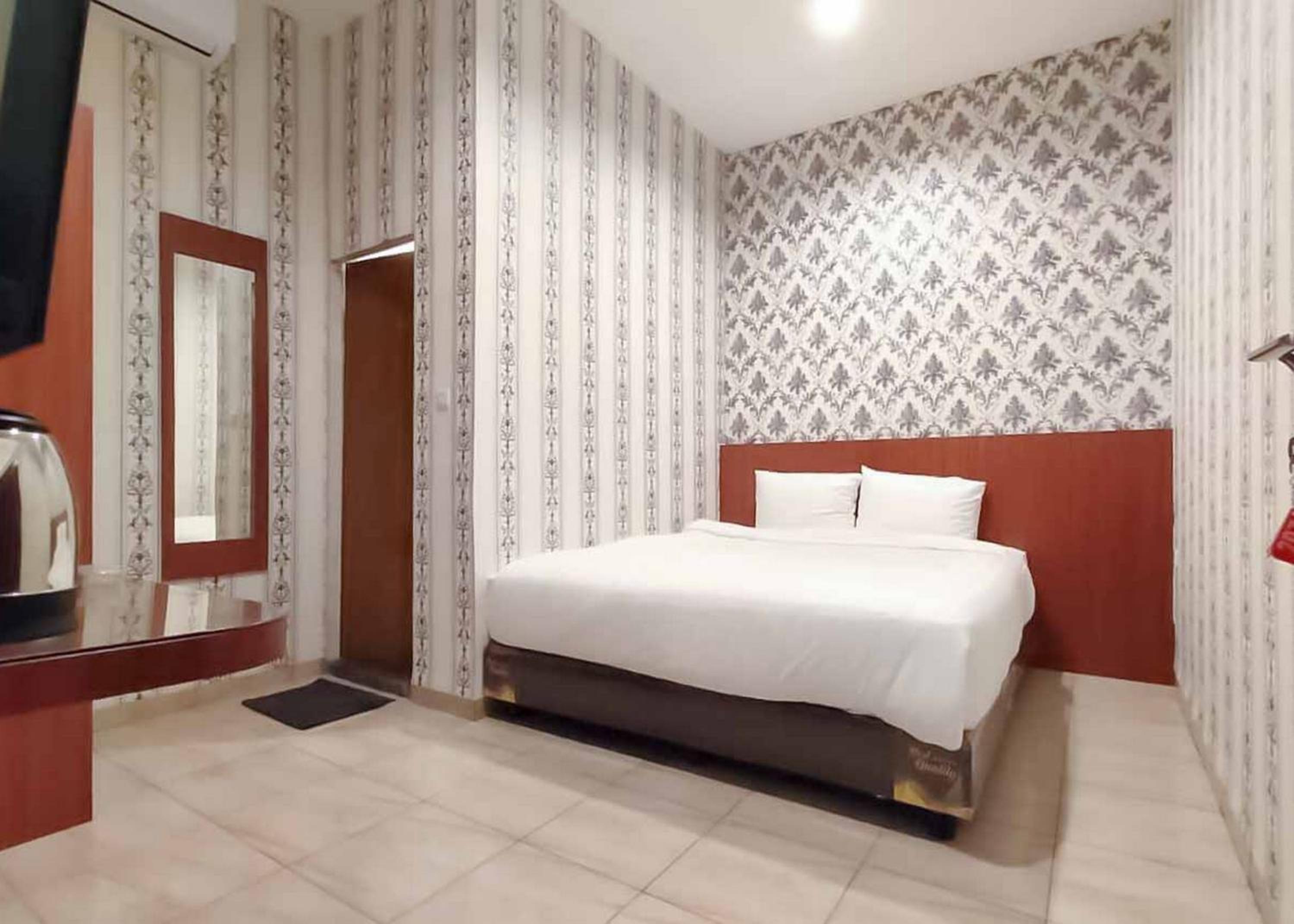 Deluxe Room - Photo 1