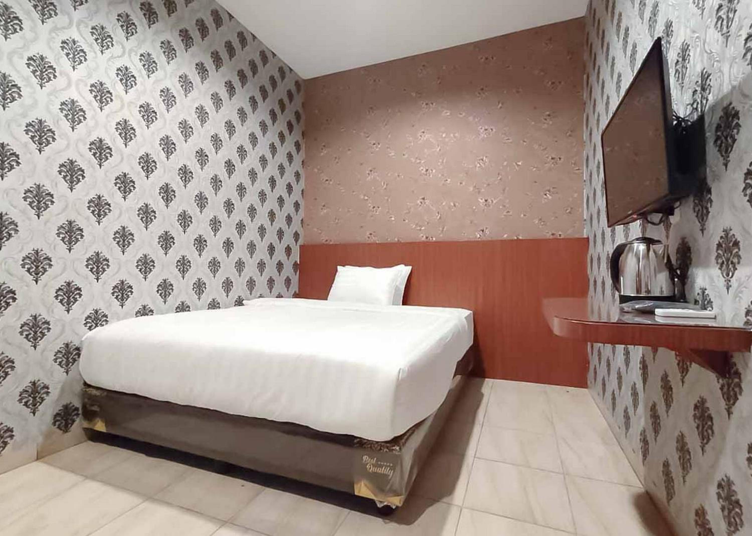 Deluxe Room - Photo 6