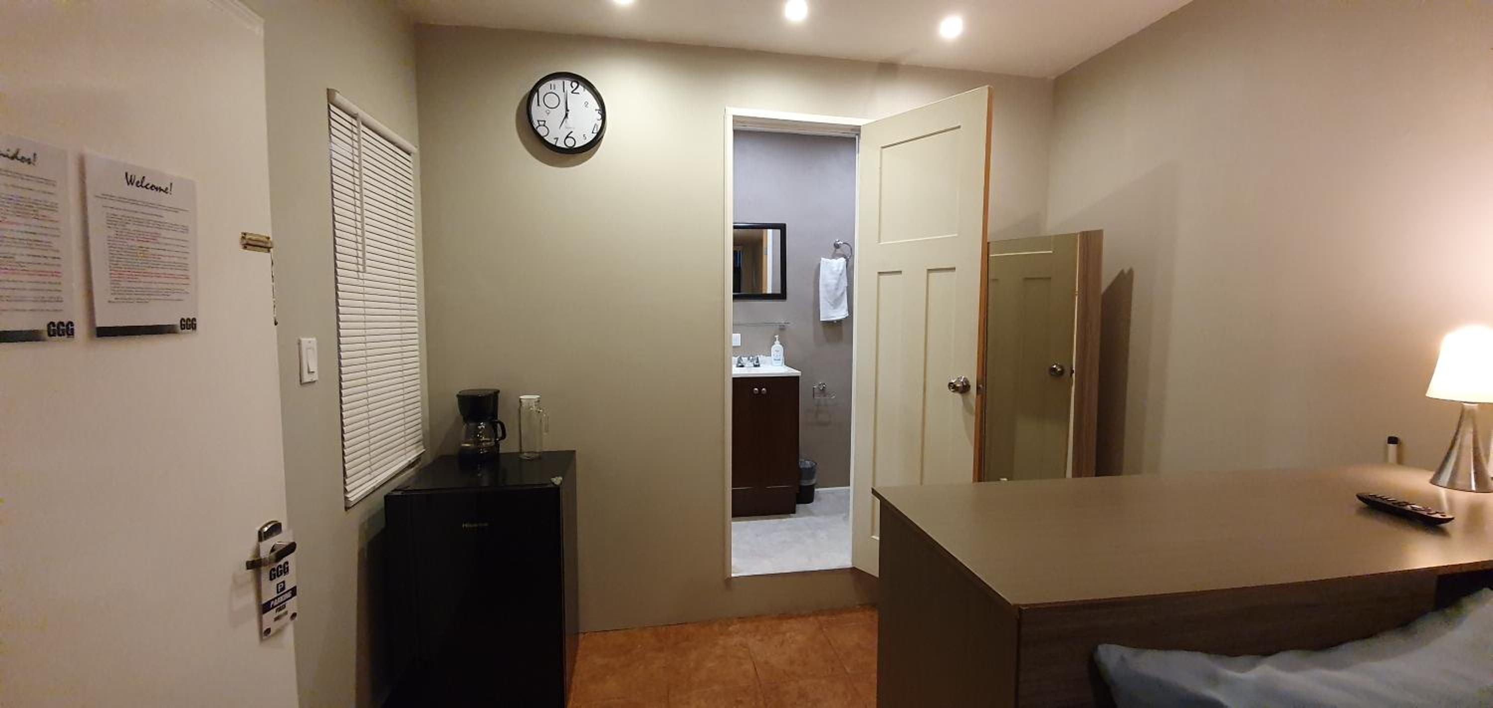 Standard Double Room with Fan - Photo 8