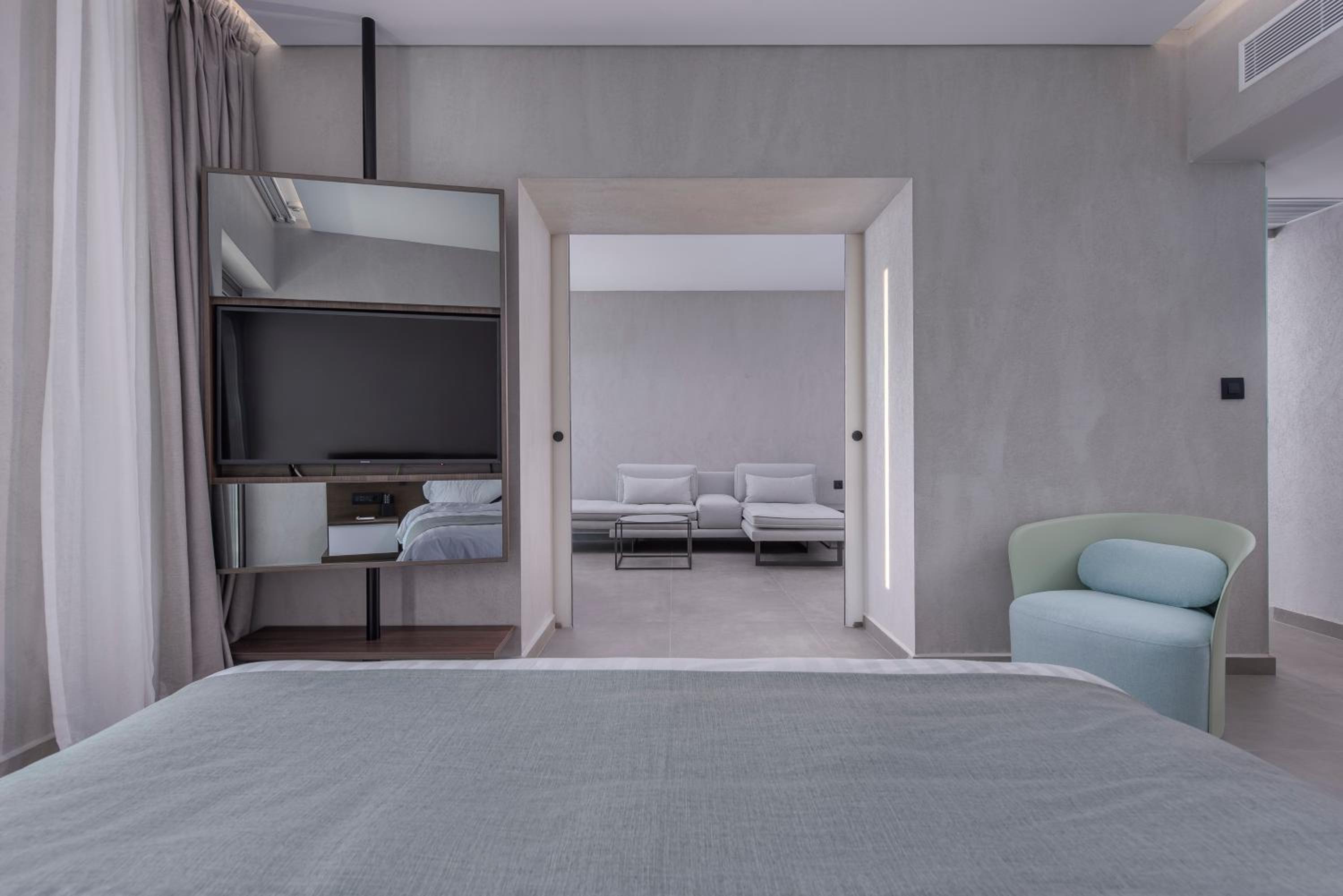 Superior Suite with Sea View photo 2