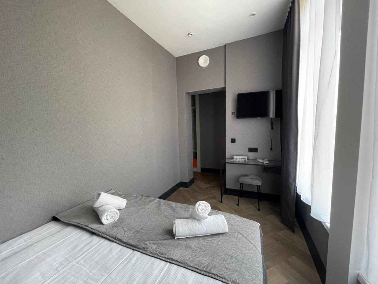 Standard Double Room - Photo 4