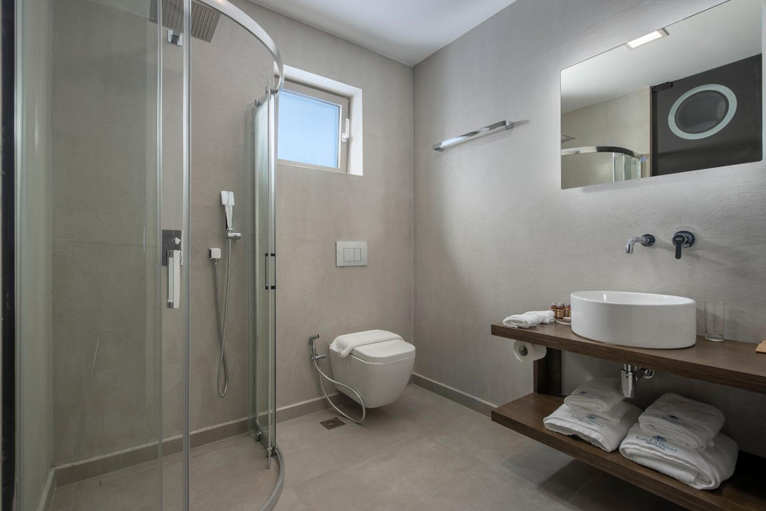 Queen Suite with Sea View photo 3