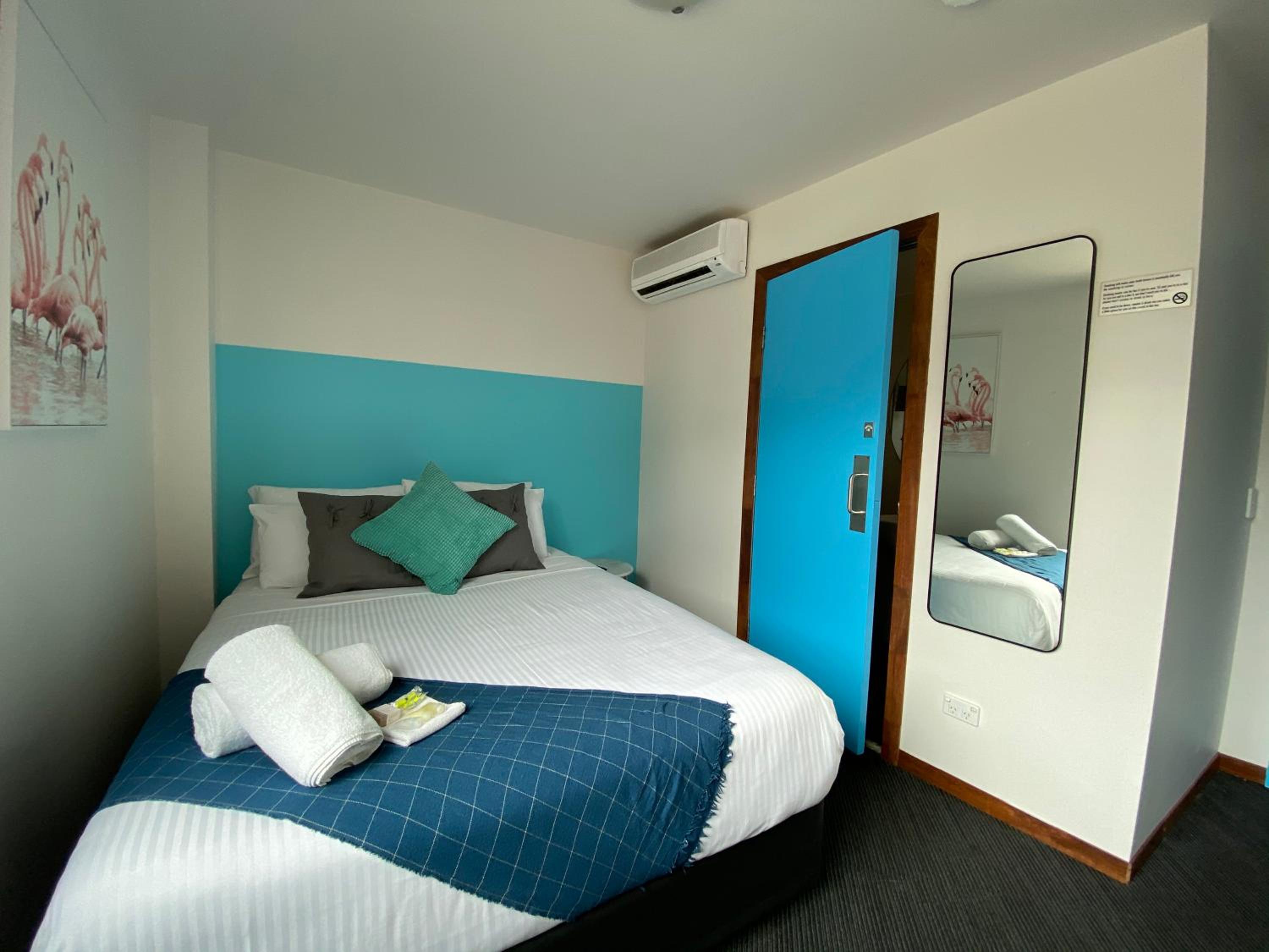Double Room with Private Bathroom - Photo 3