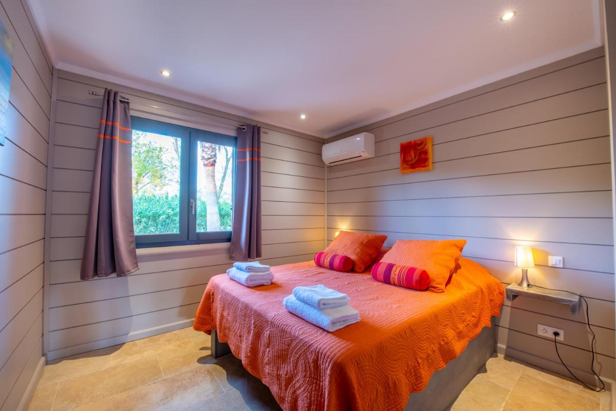 Two-Bedroom House photo 3