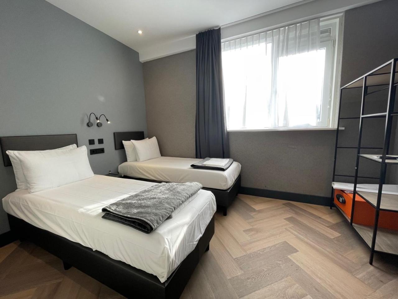 Standard Twin Room - Photo 1