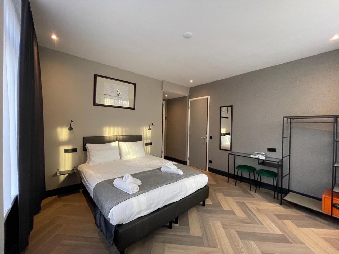 Large Double Room - Photo 2