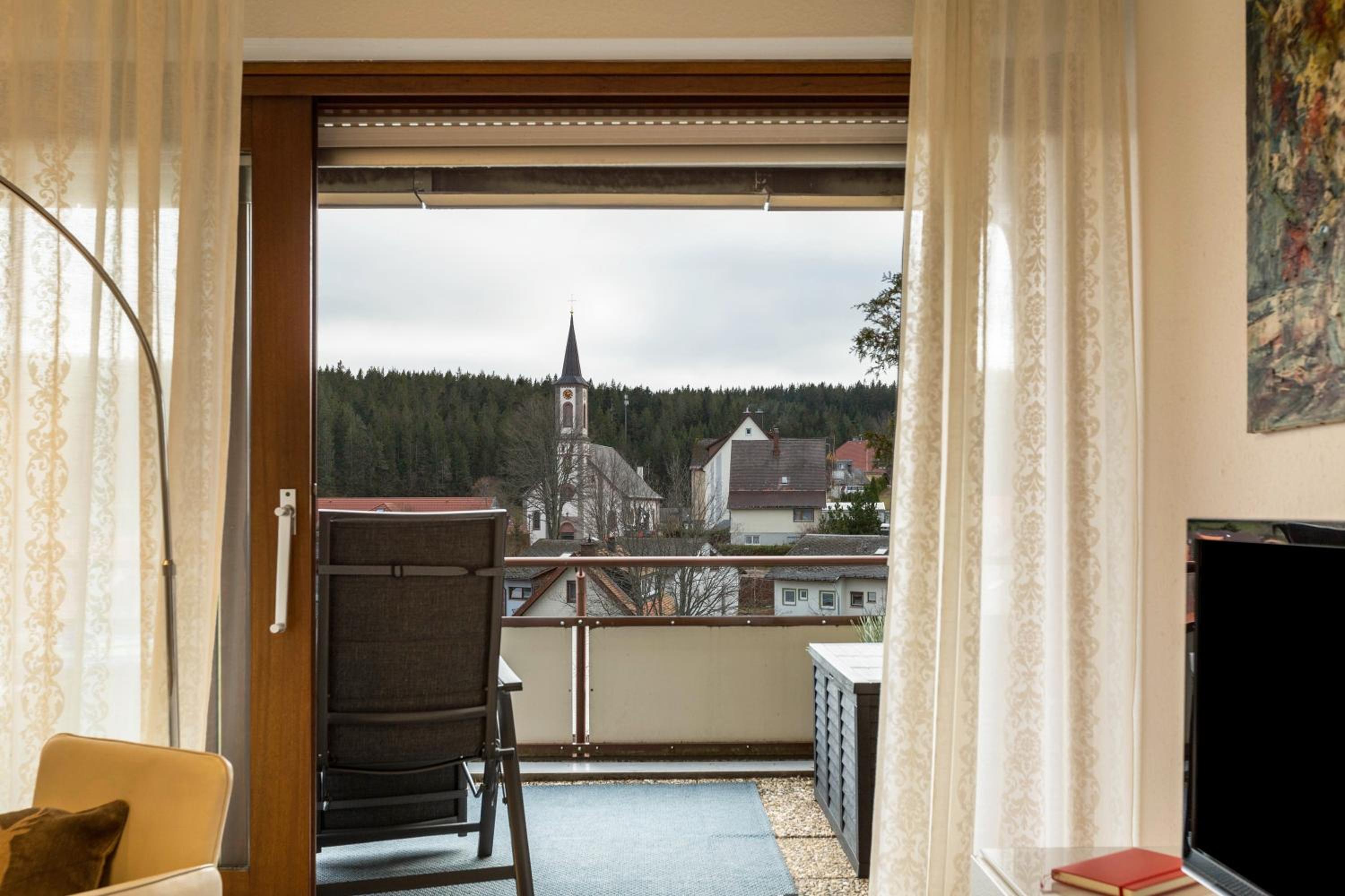 Superior One-Bedroom Apartment with Balcony - Photo 9