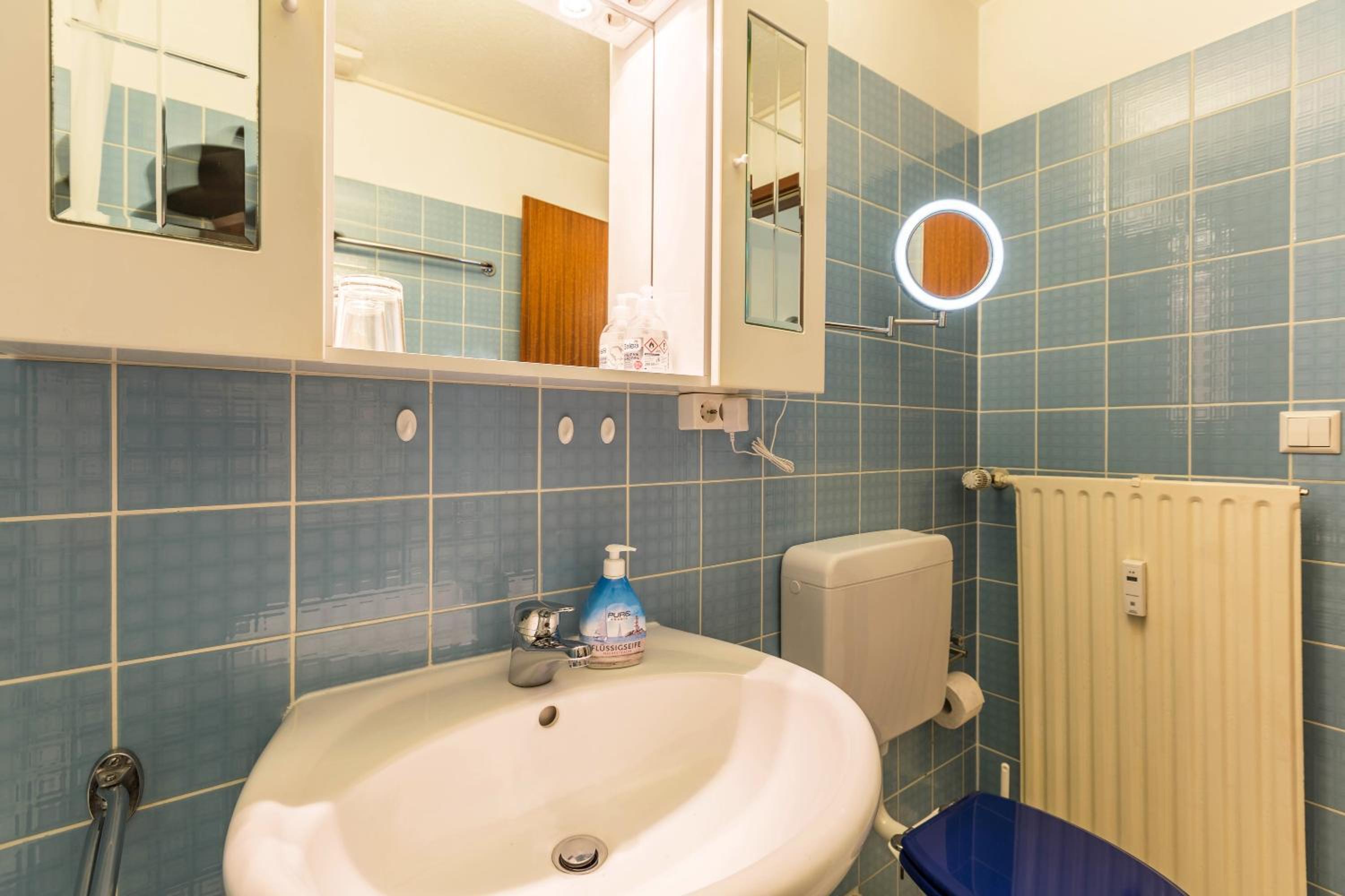 Superior One-Bedroom Apartment with Balcony - Photo 15