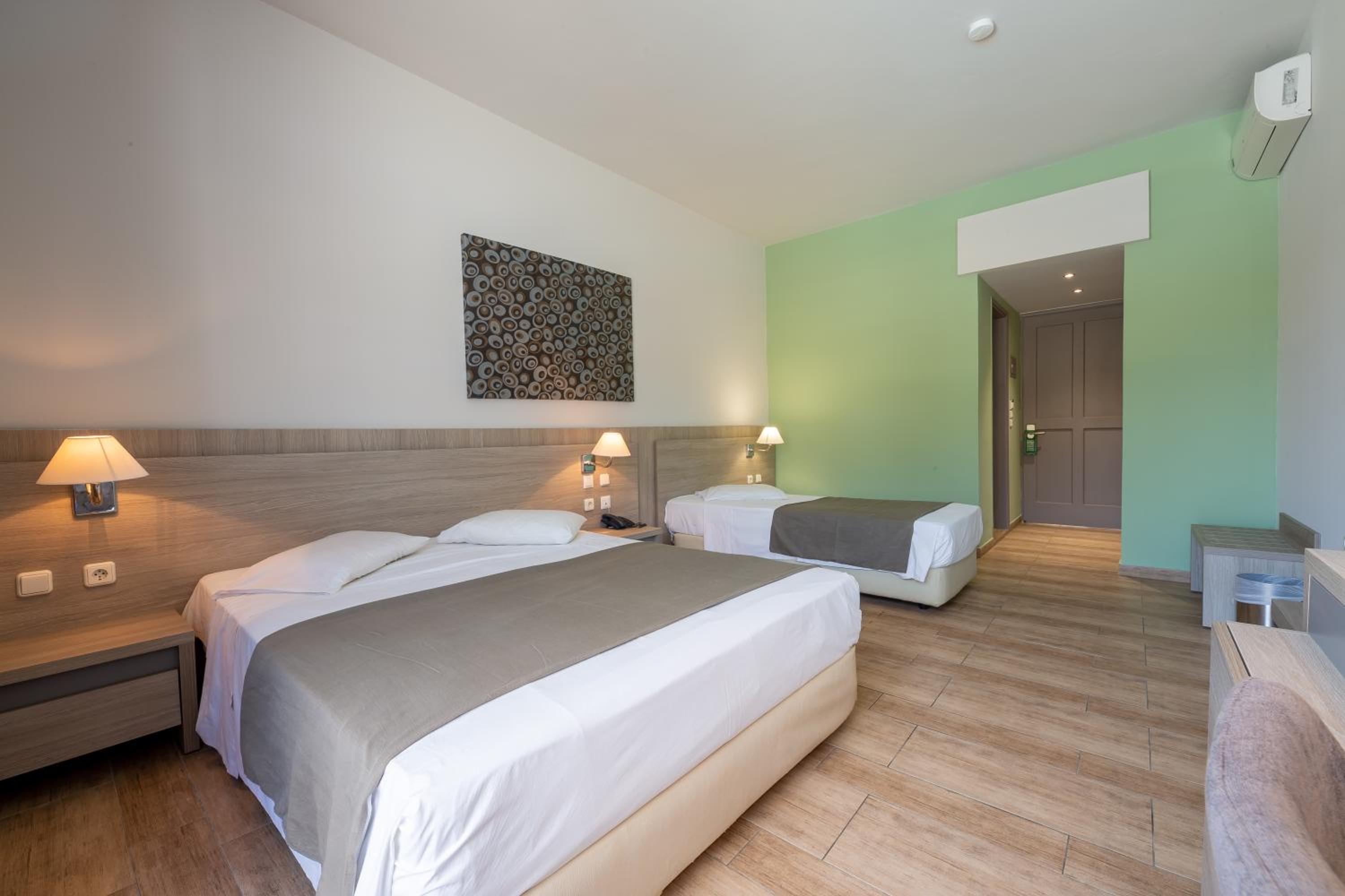 Superior Twin Room photo 3