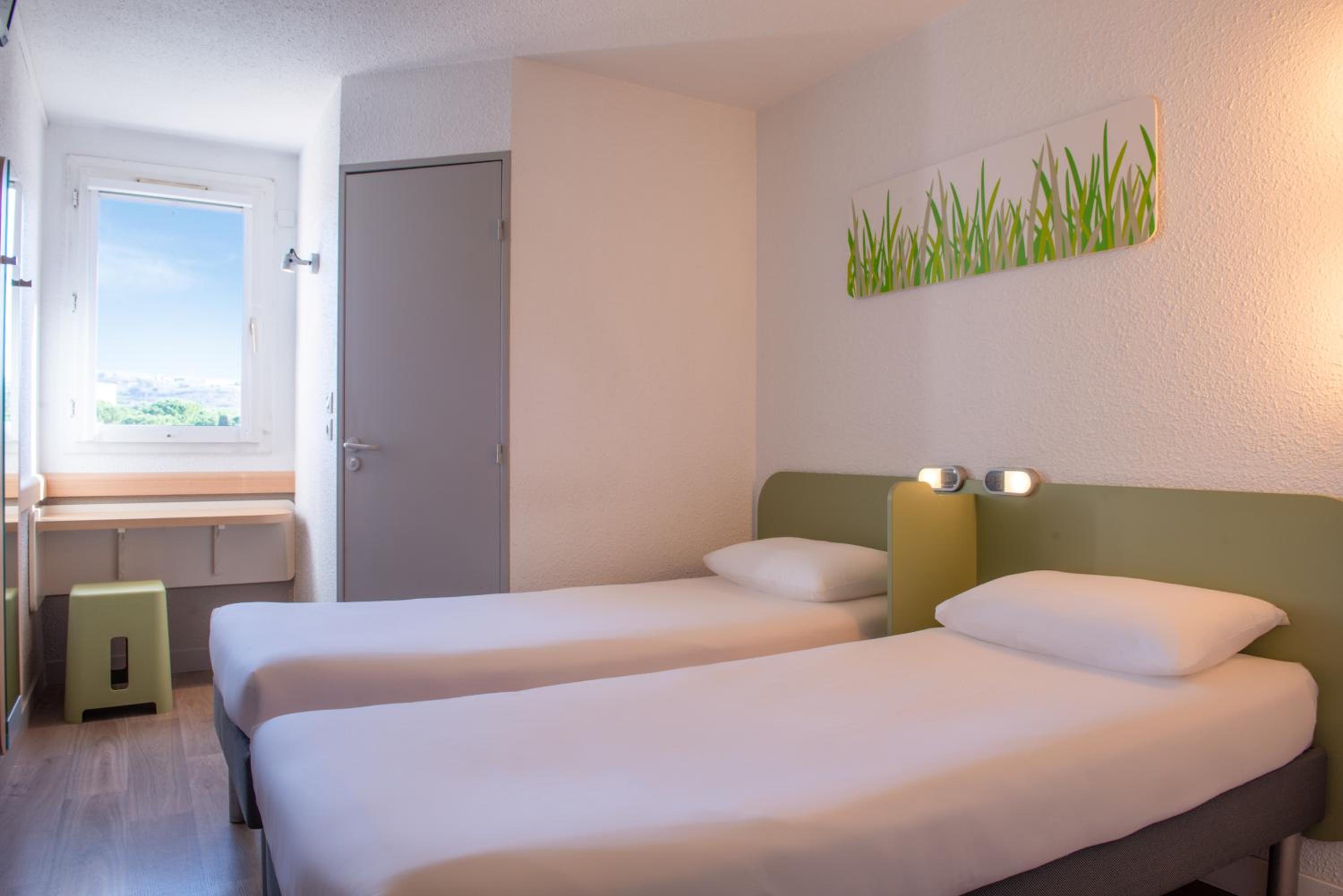 Twin Room - Photo 1