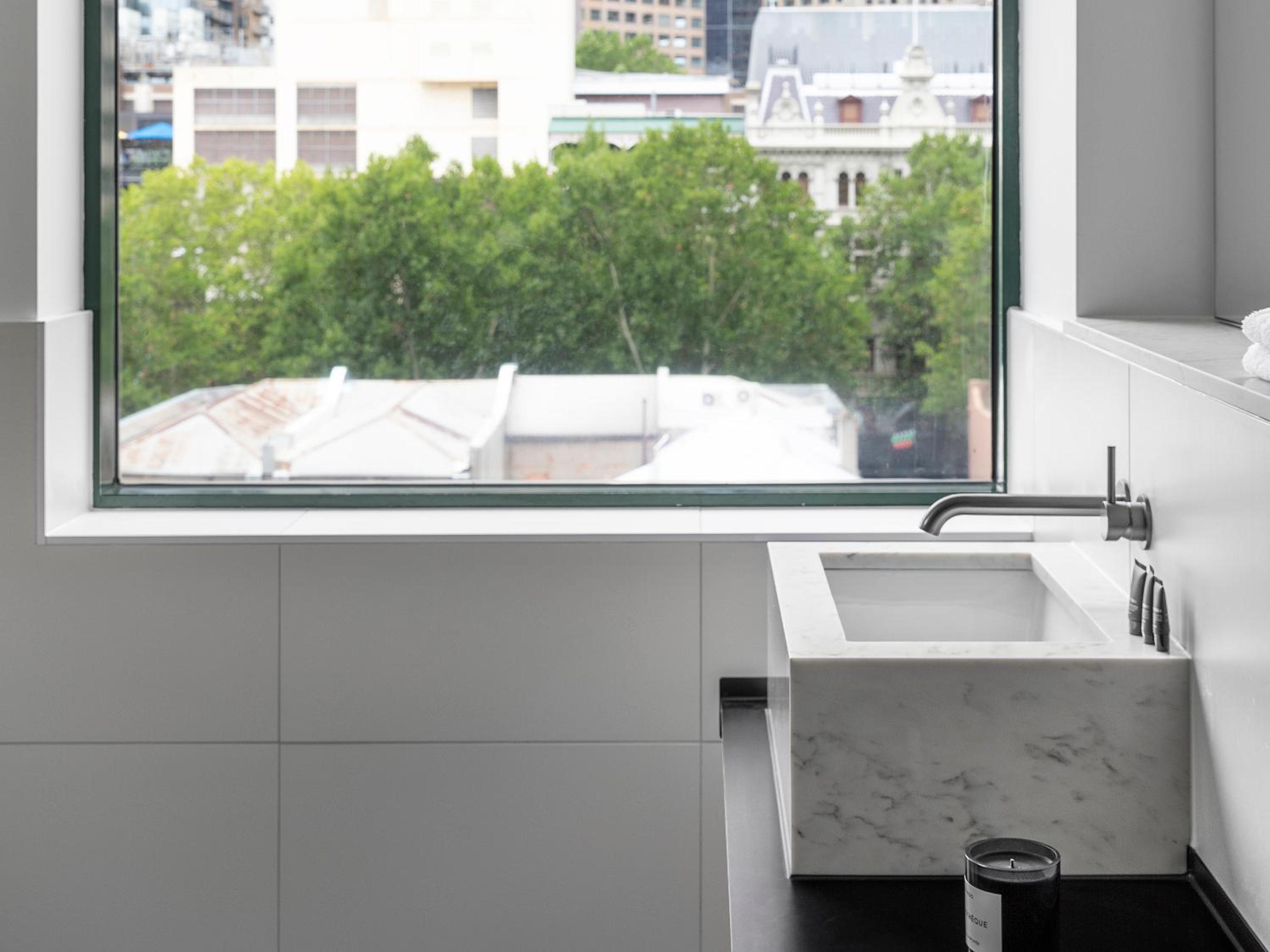Lancemore Premium King Room – complimentary drinks during hosted hour and WiFi