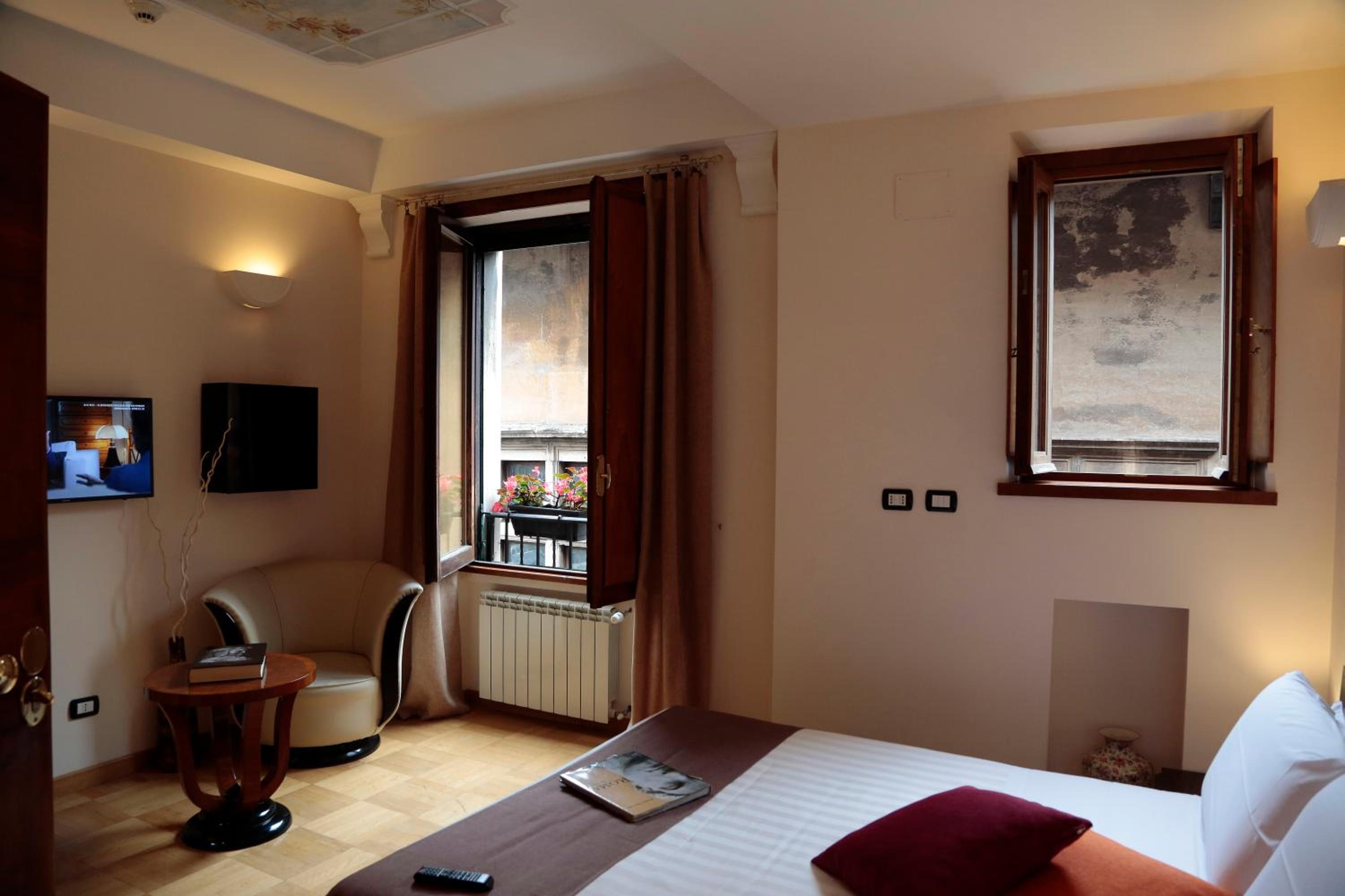 Standard Double Room photo 3