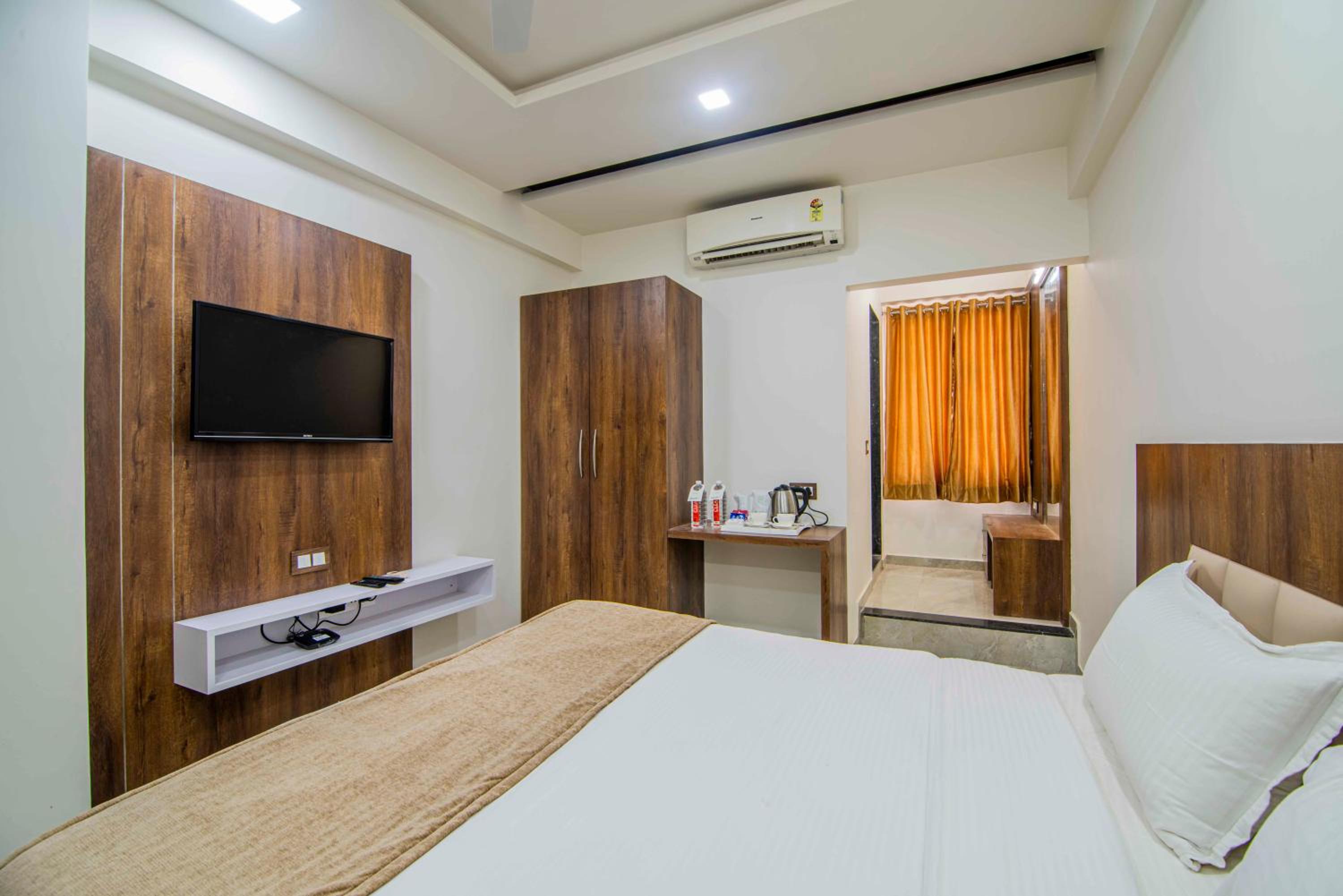 Budget Double Room - Photo 3