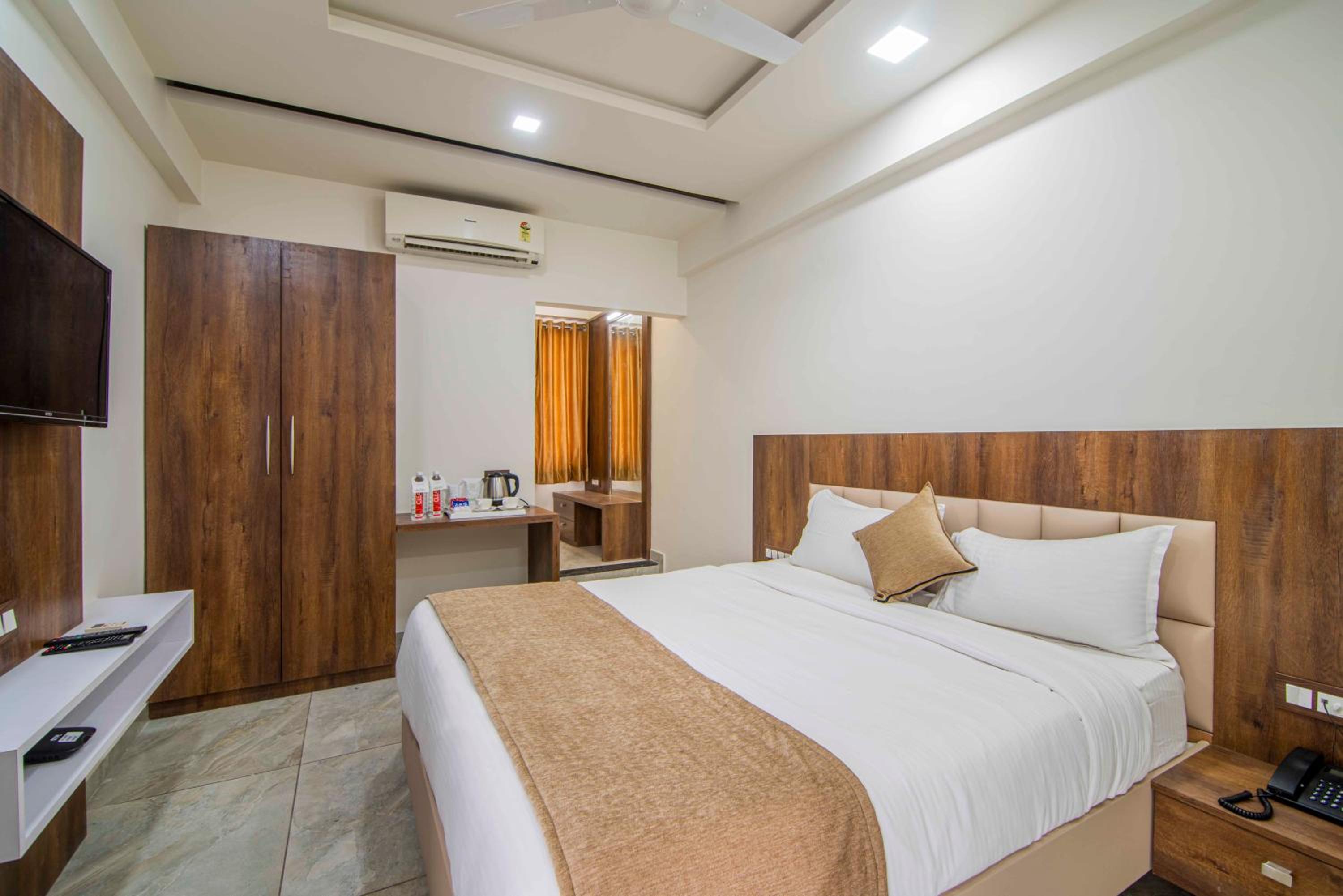 Budget Double Room - Photo 1