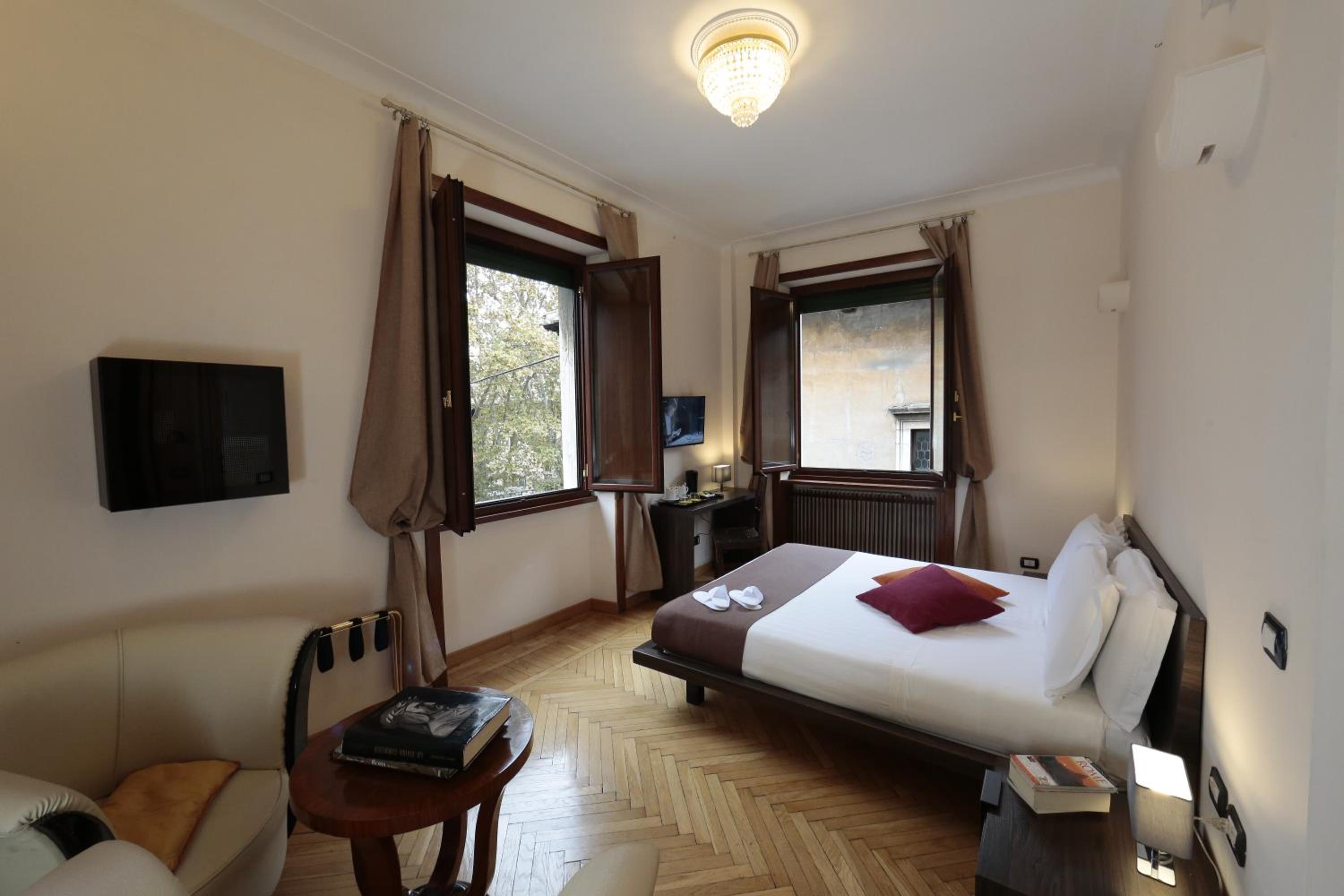 Standard Double Room photo 3