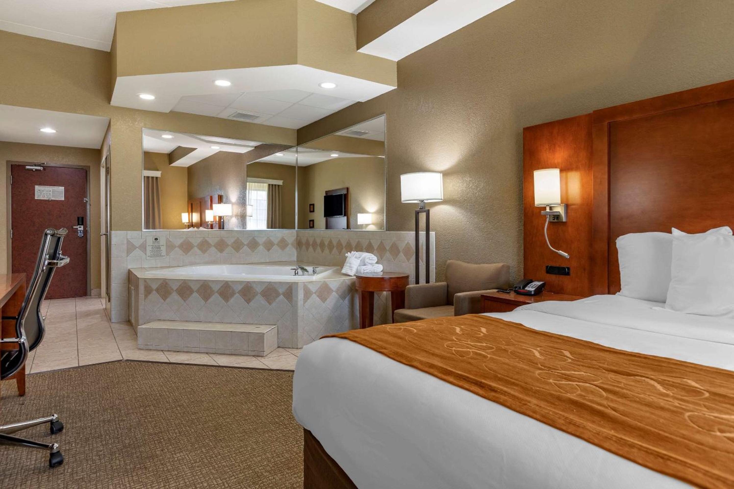 King Room with Whirlpool - Non-smoking