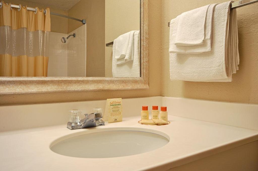 Double Room - Photo 6